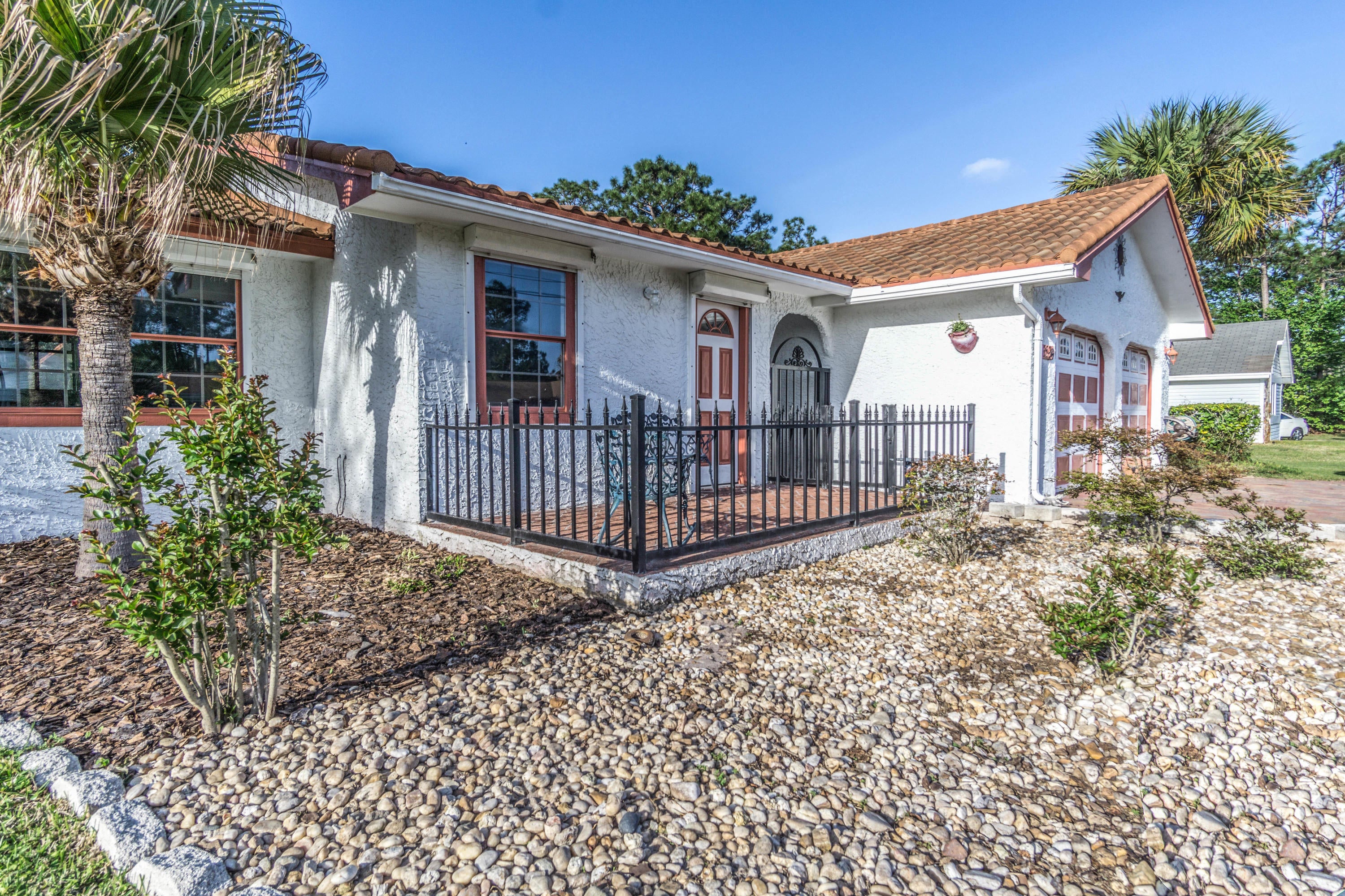 HOLLEY BY THE SEA - Residential