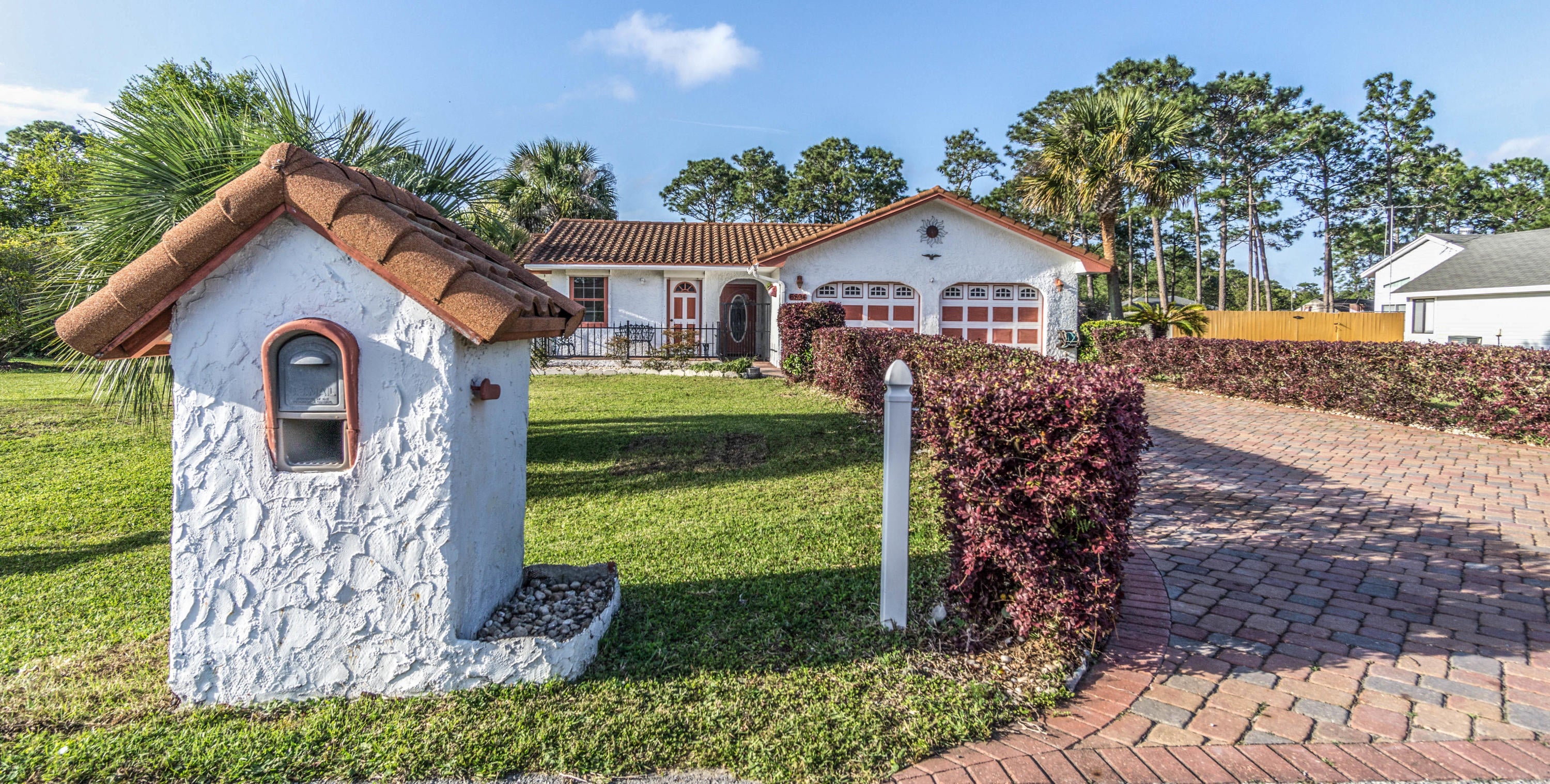 HOLLEY BY THE SEA - Residential