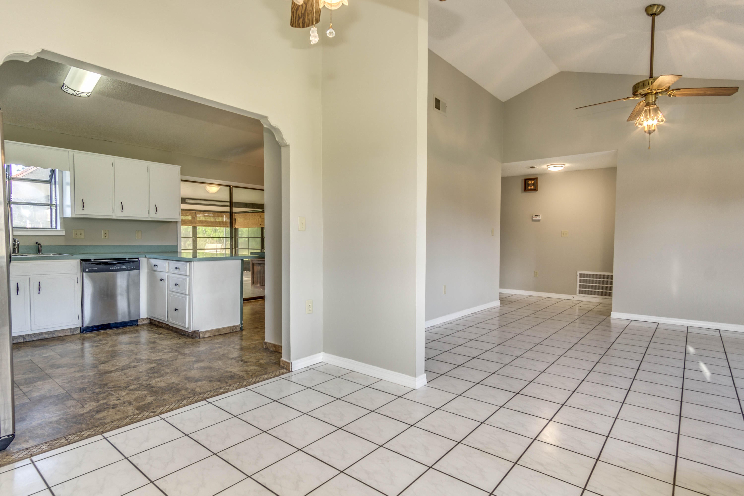 HOLLEY BY THE SEA - Residential