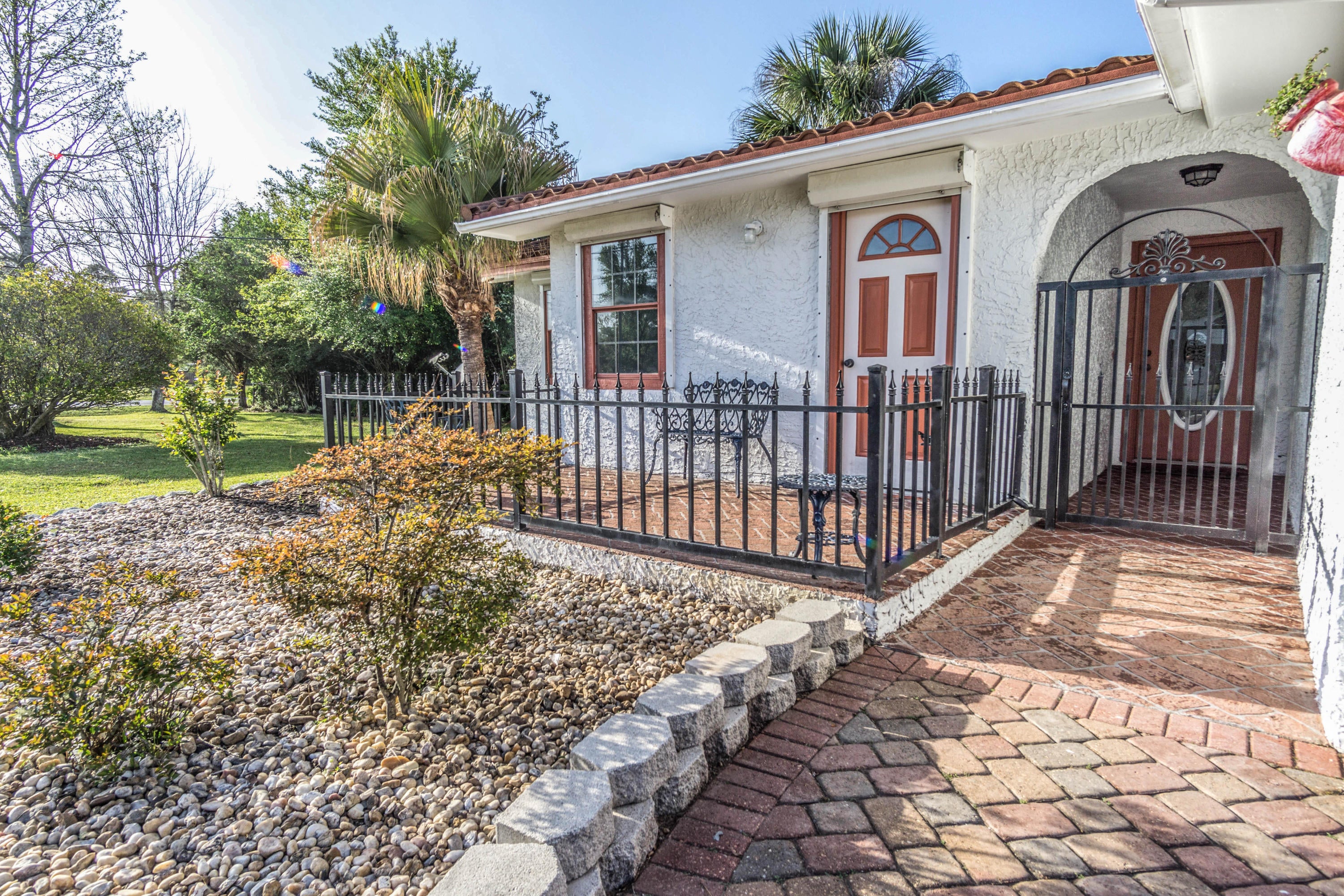 HOLLEY BY THE SEA - Residential