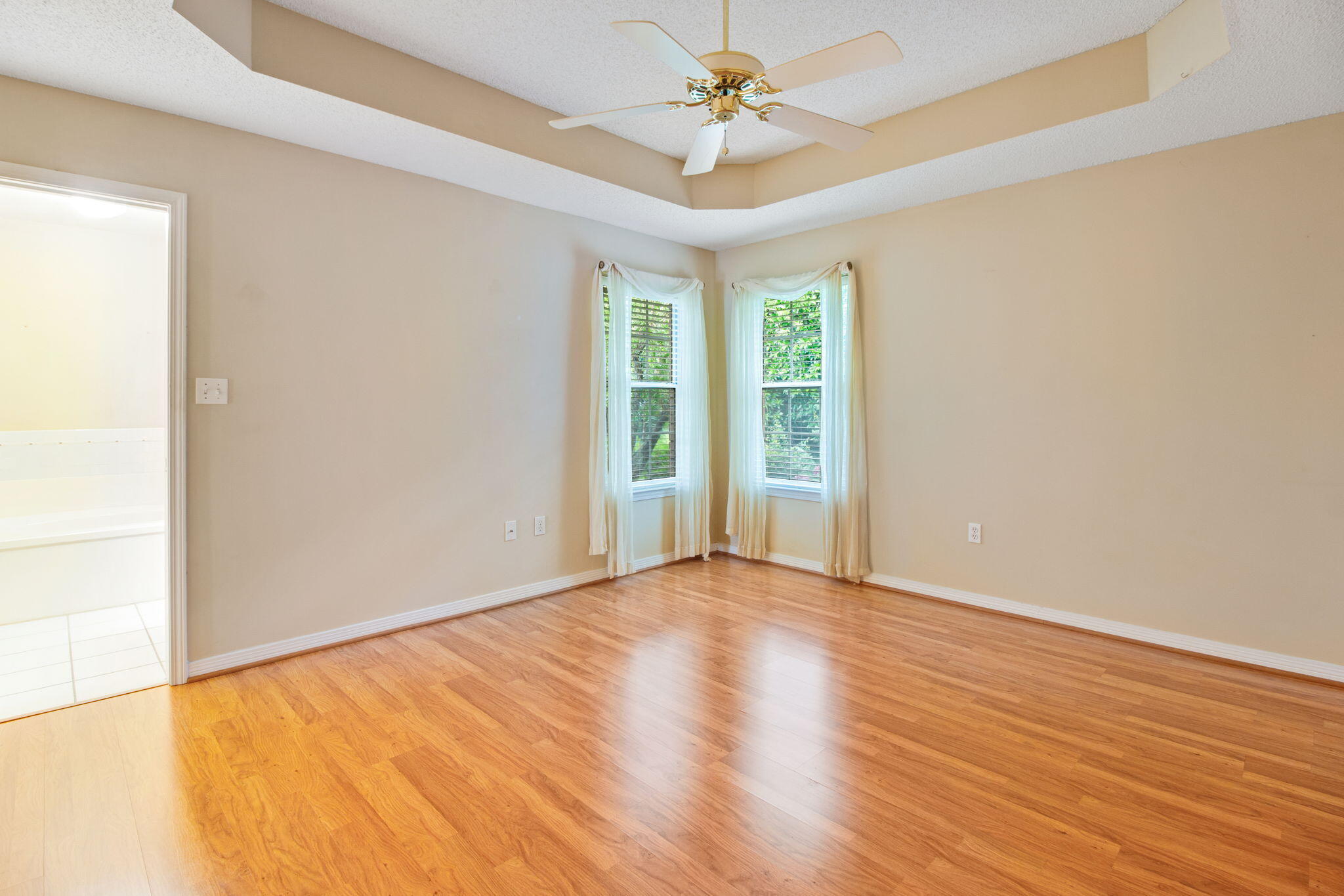 BAYSIDE - Residential Lease