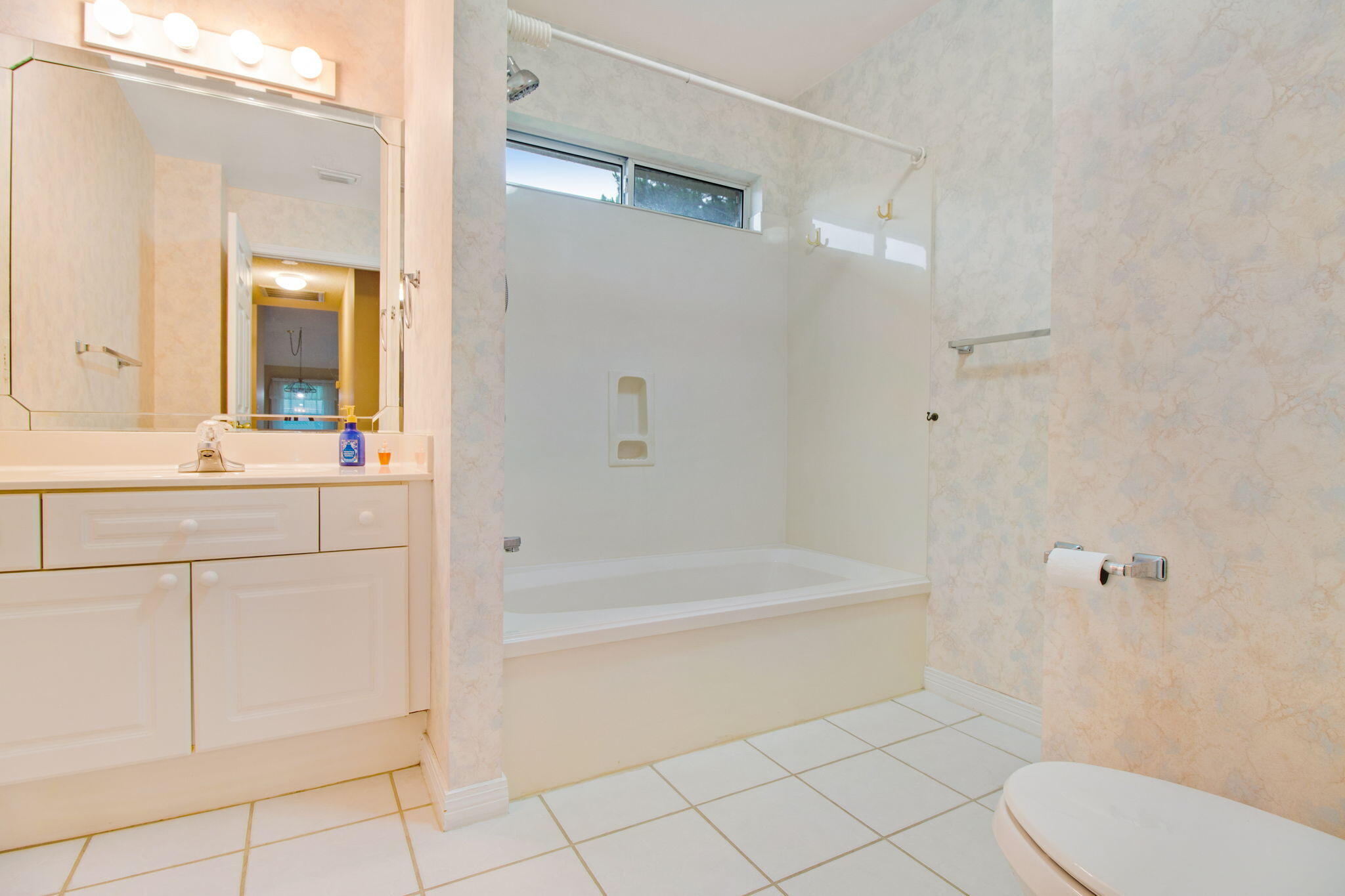 BAYSIDE - Residential Lease