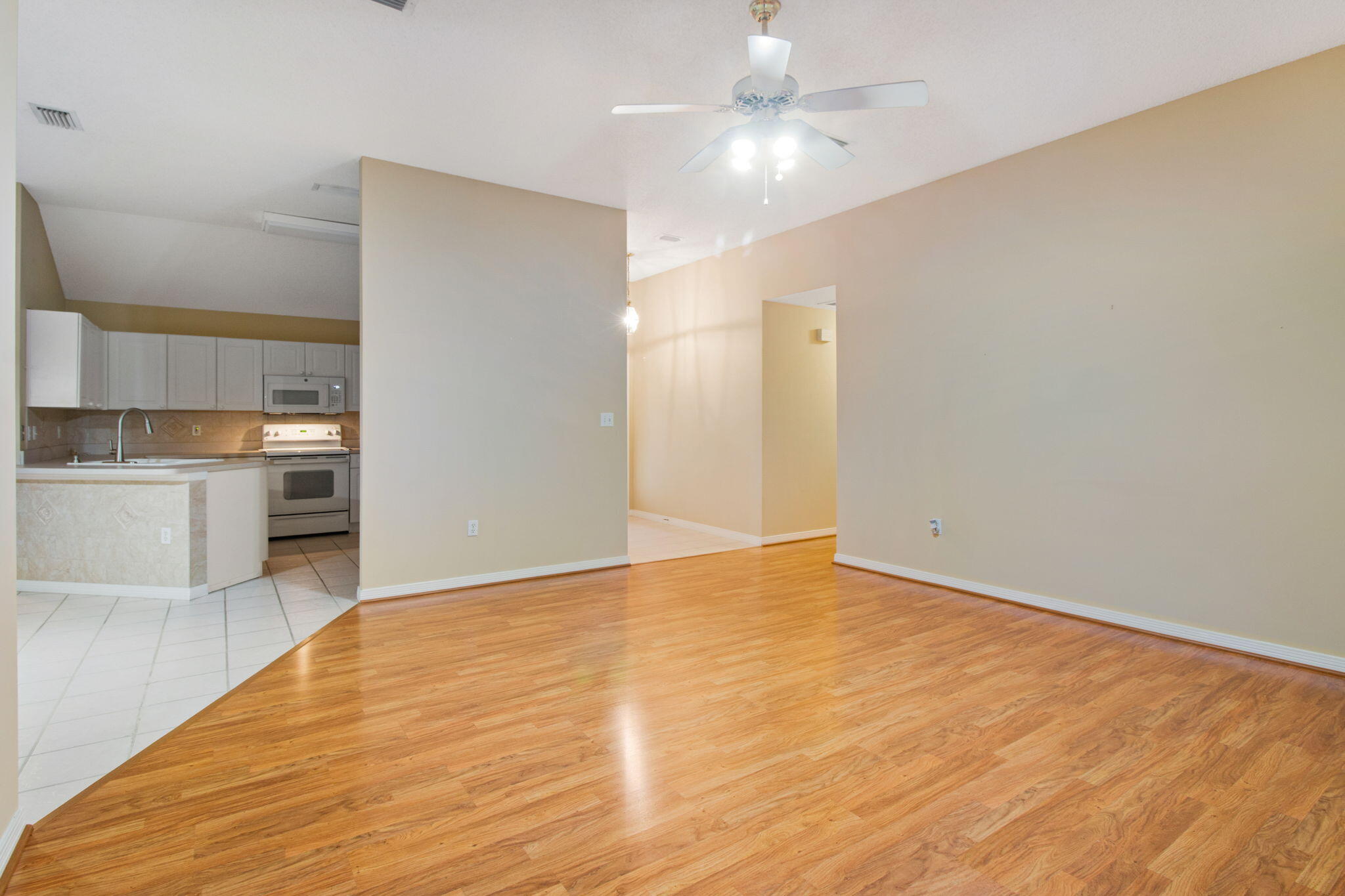 BAYSIDE - Residential Lease