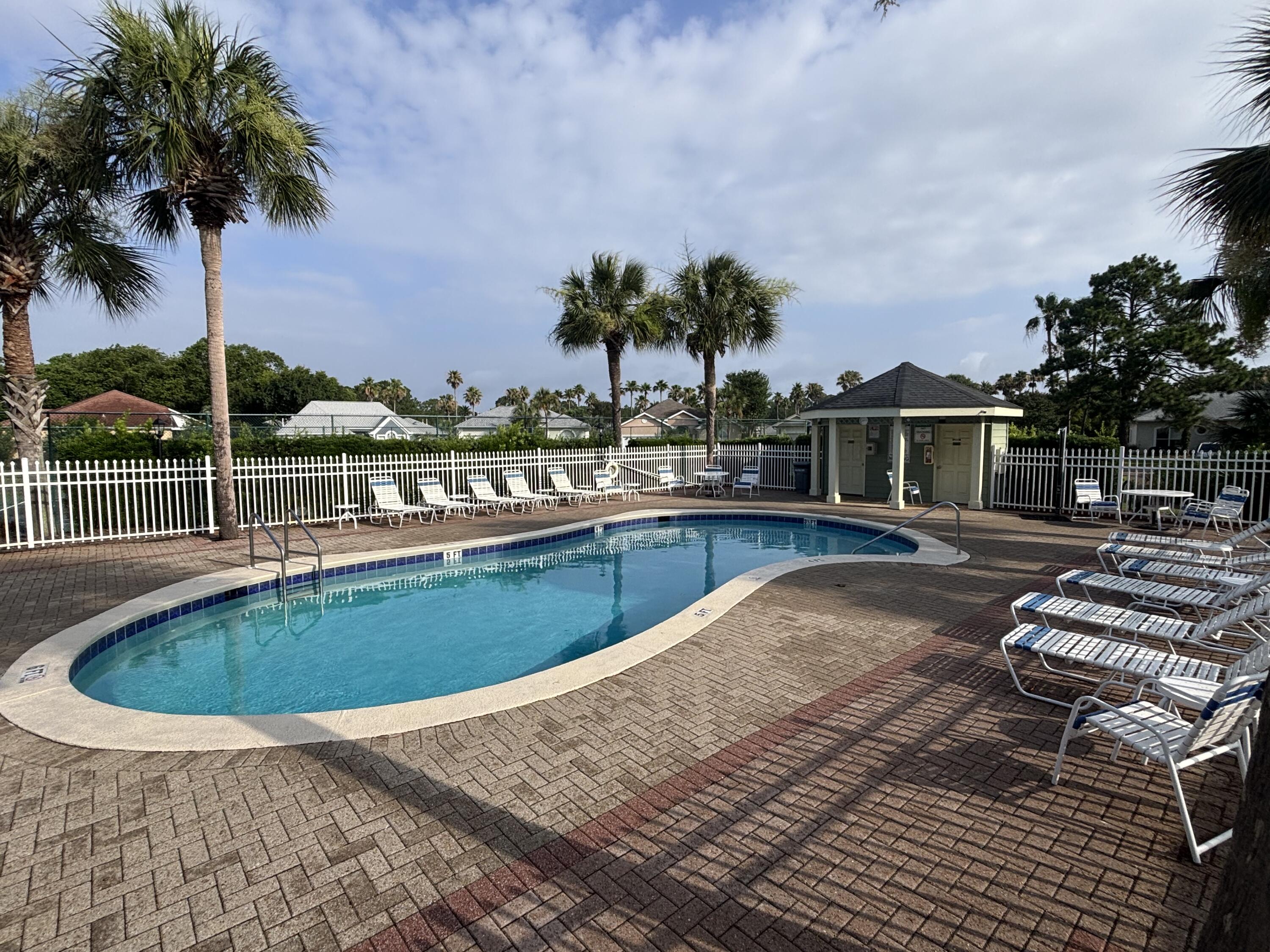 BAYSIDE - Residential Lease