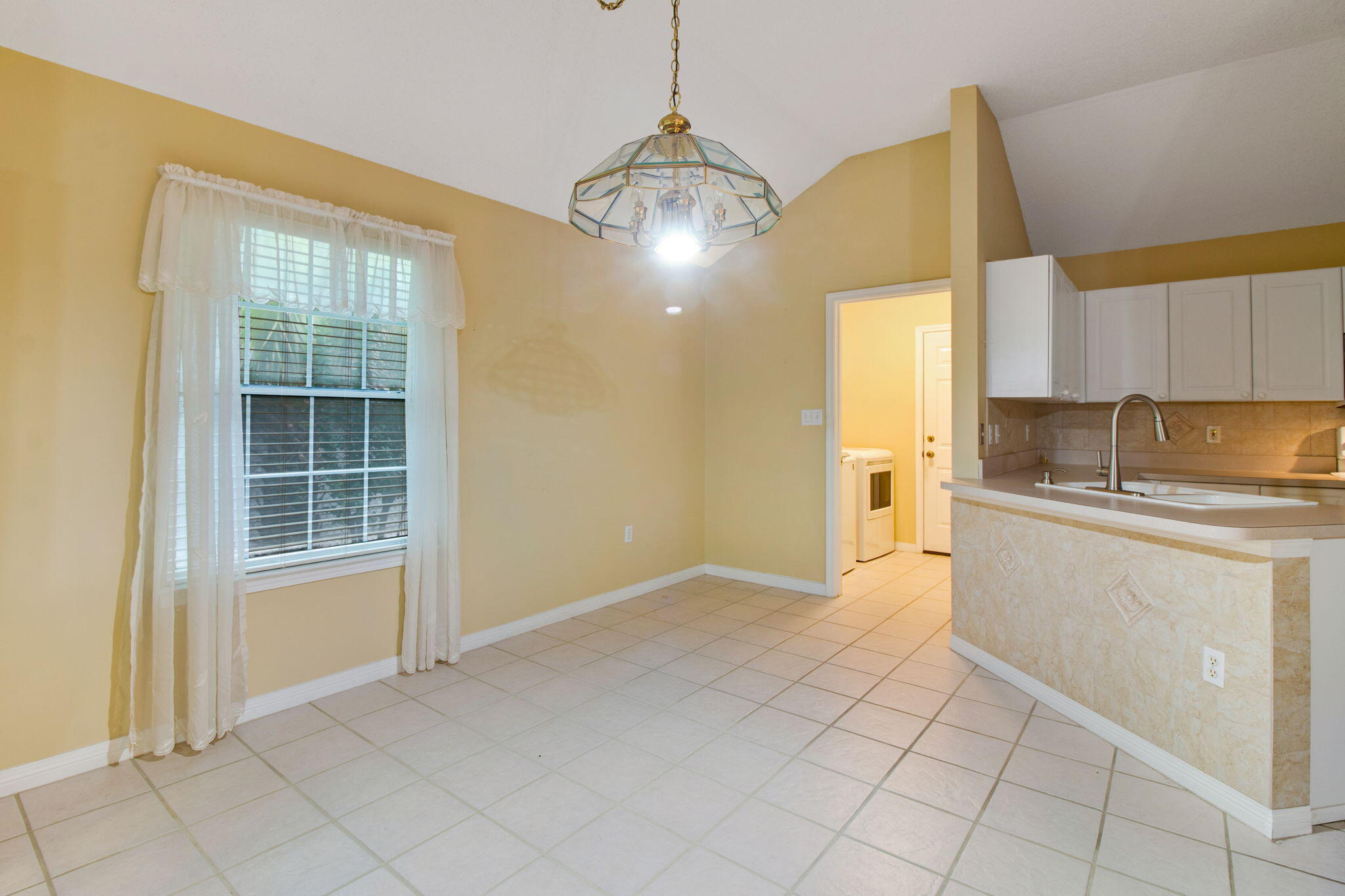 BAYSIDE - Residential Lease
