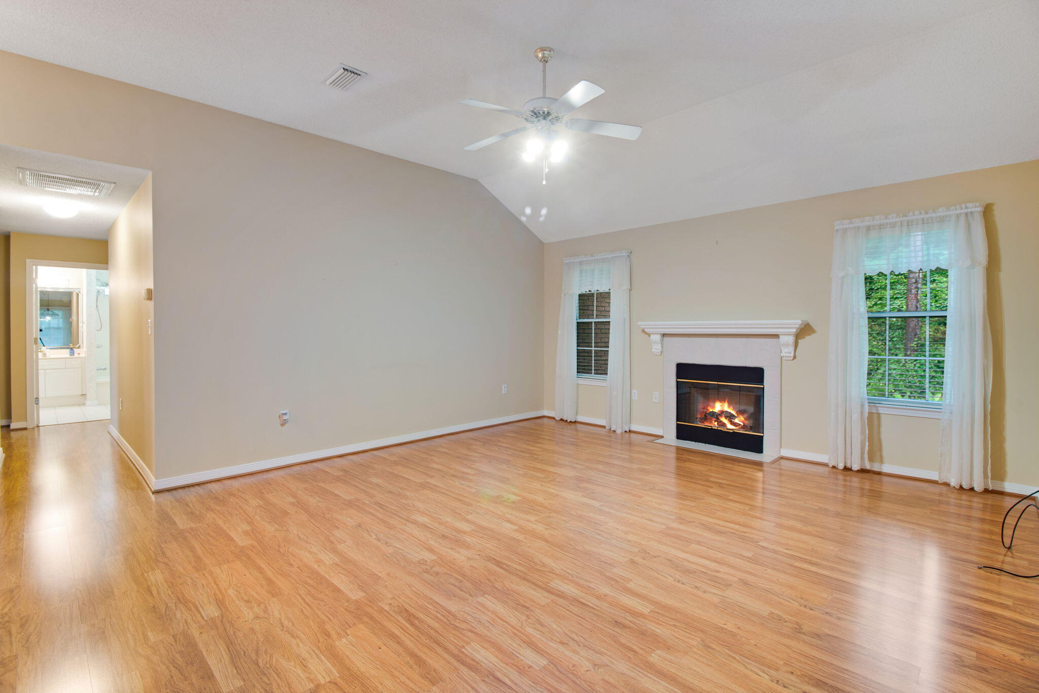 BAYSIDE - Residential Lease