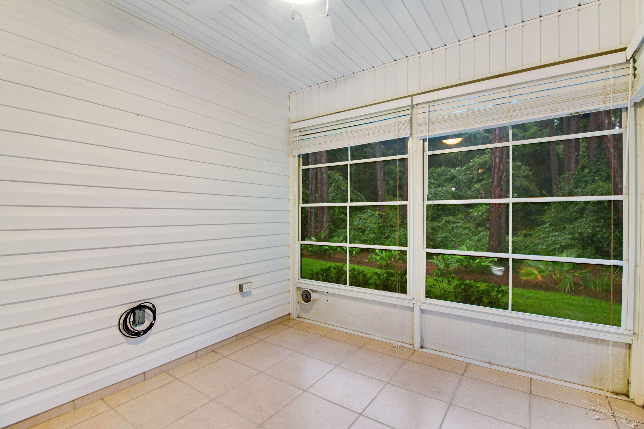 BAYSIDE - Residential Lease