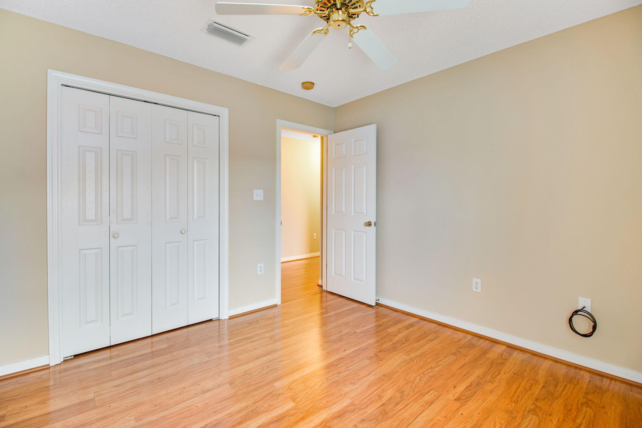 BAYSIDE - Residential Lease