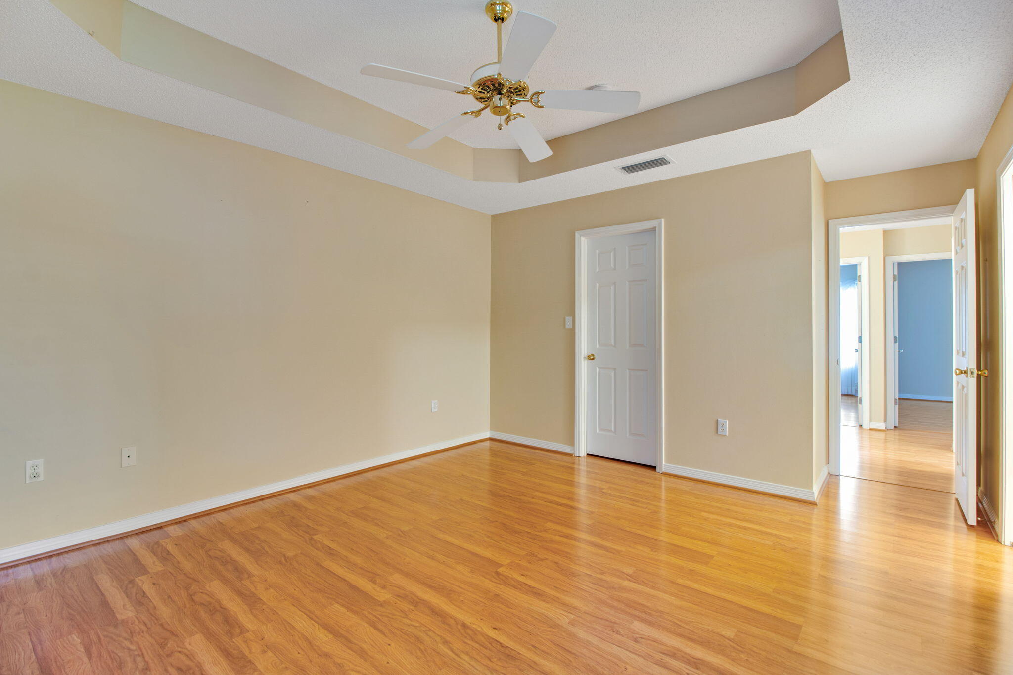 BAYSIDE - Residential Lease