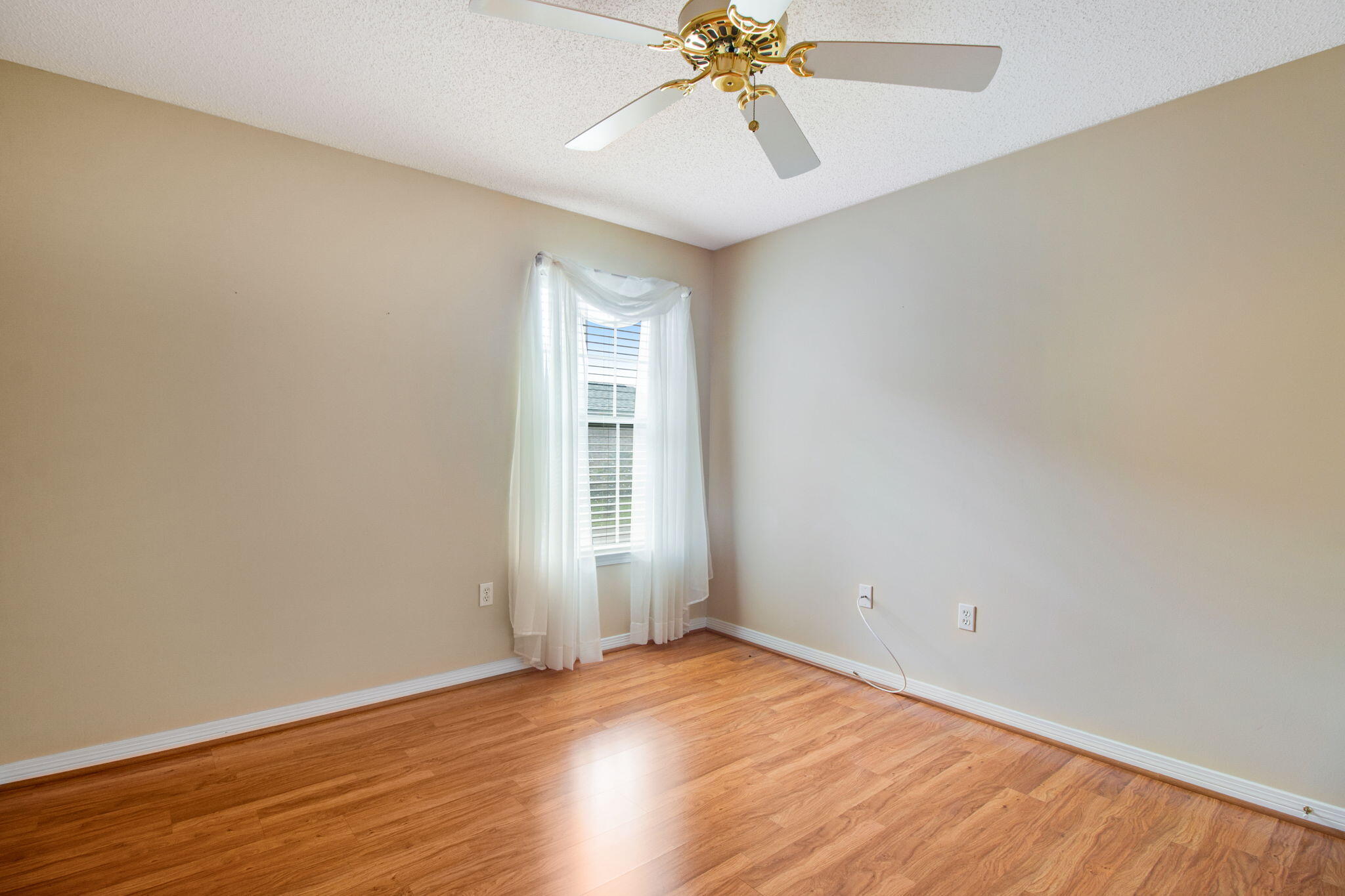BAYSIDE - Residential Lease
