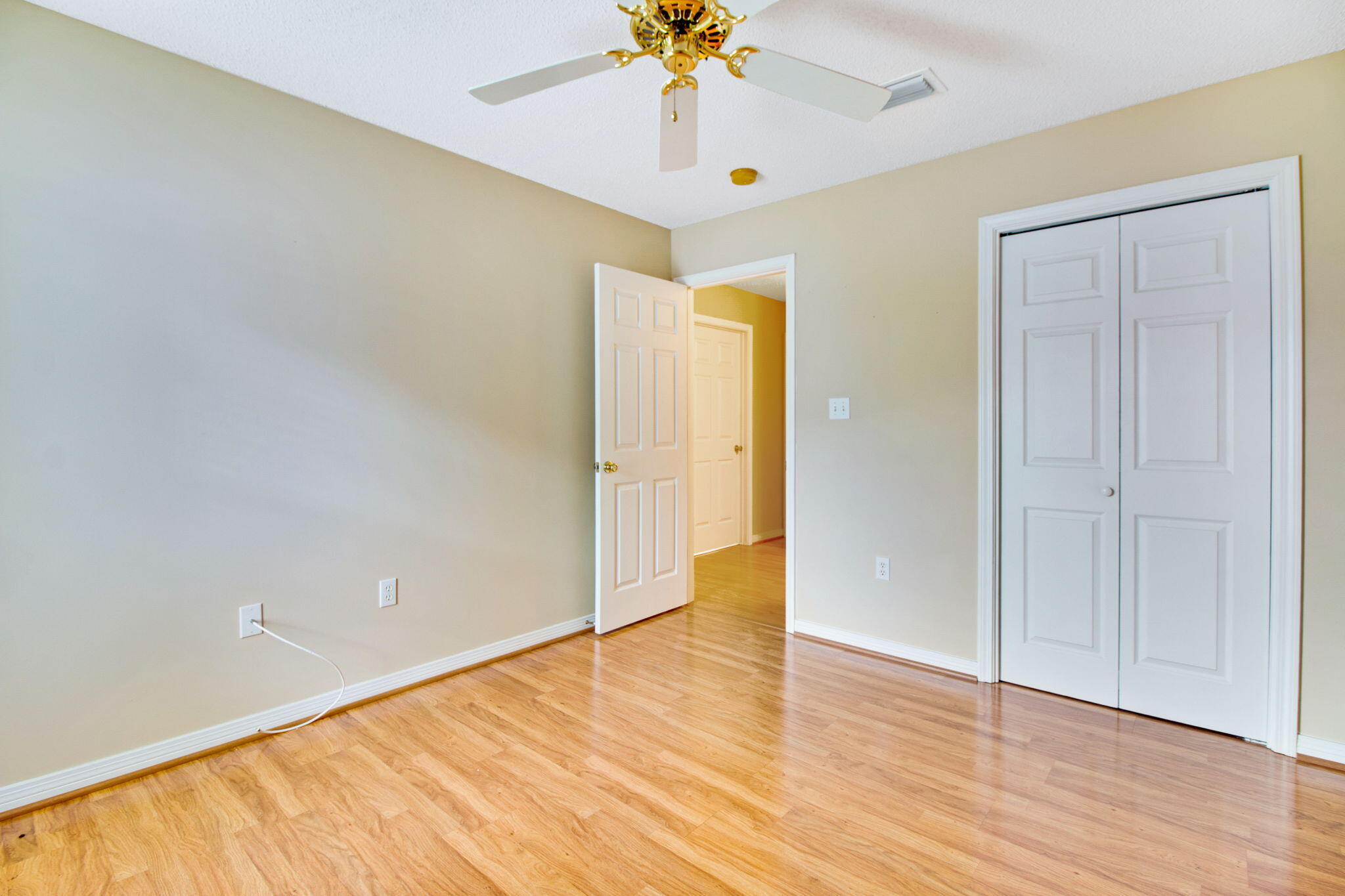 BAYSIDE - Residential Lease