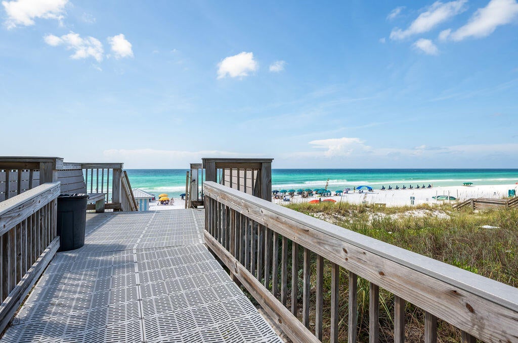 CRESCENT AT MIRAMAR BEACH THE - Residential