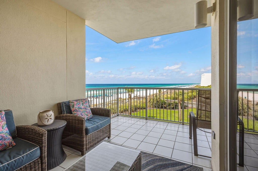CRESCENT AT MIRAMAR BEACH THE - Residential