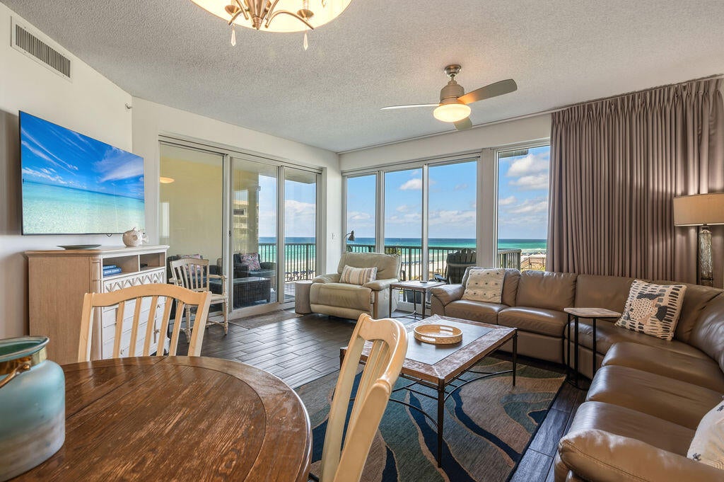 CRESCENT AT MIRAMAR BEACH THE - Residential