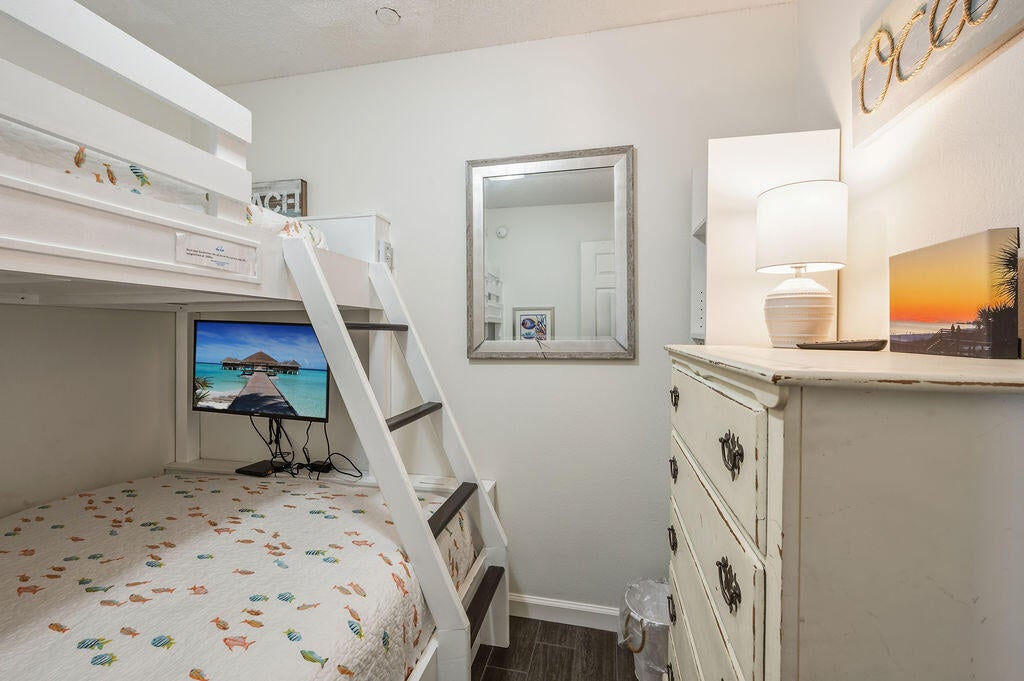 CRESCENT AT MIRAMAR BEACH THE - Residential