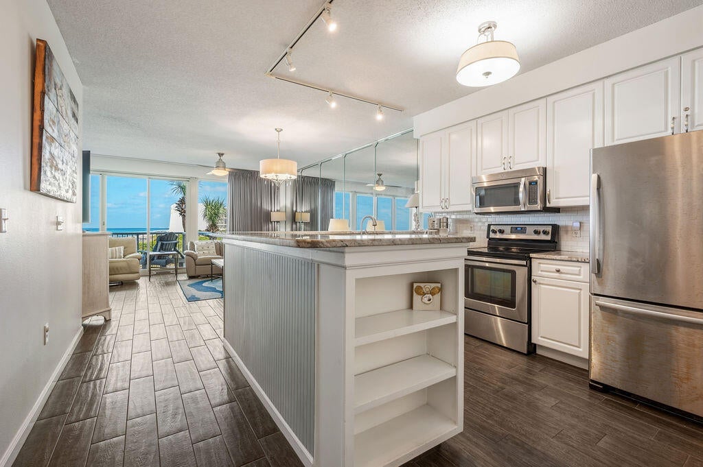 CRESCENT AT MIRAMAR BEACH THE - Residential