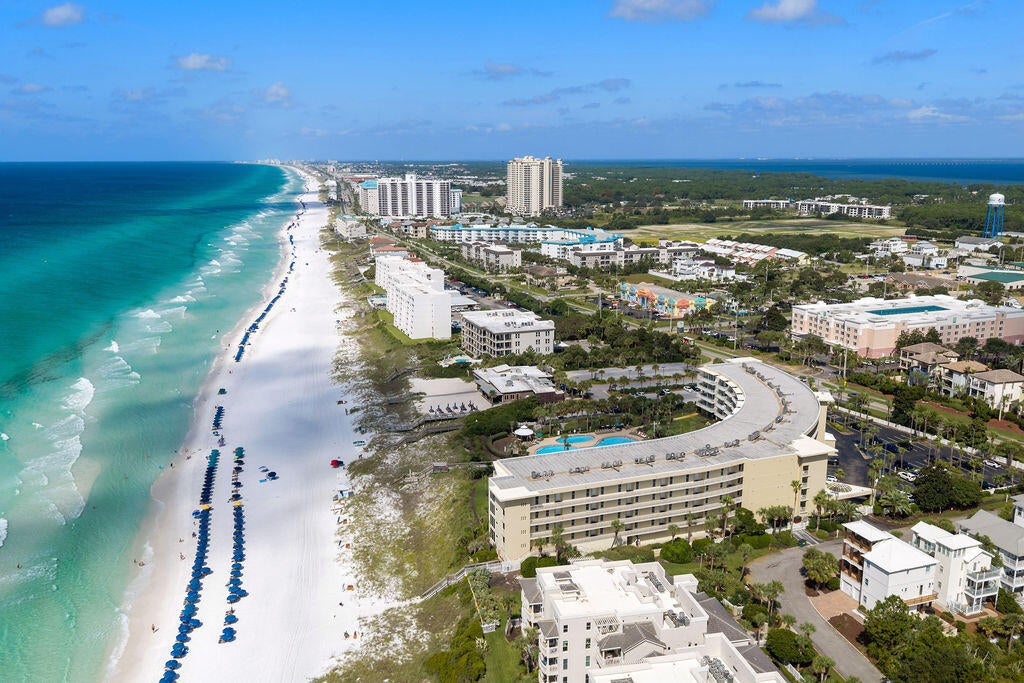 CRESCENT AT MIRAMAR BEACH THE - Residential