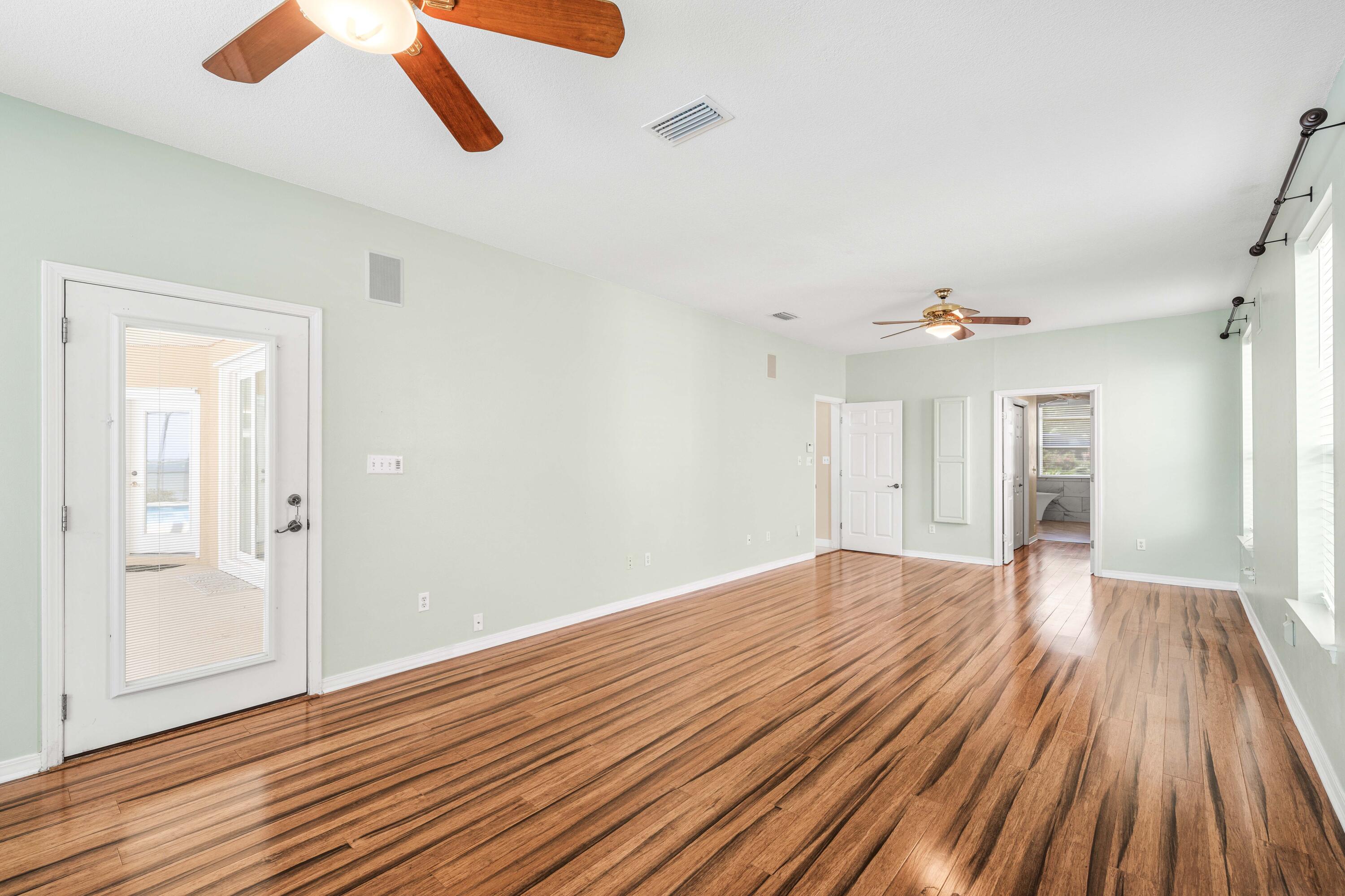 CRESCENT III - Residential