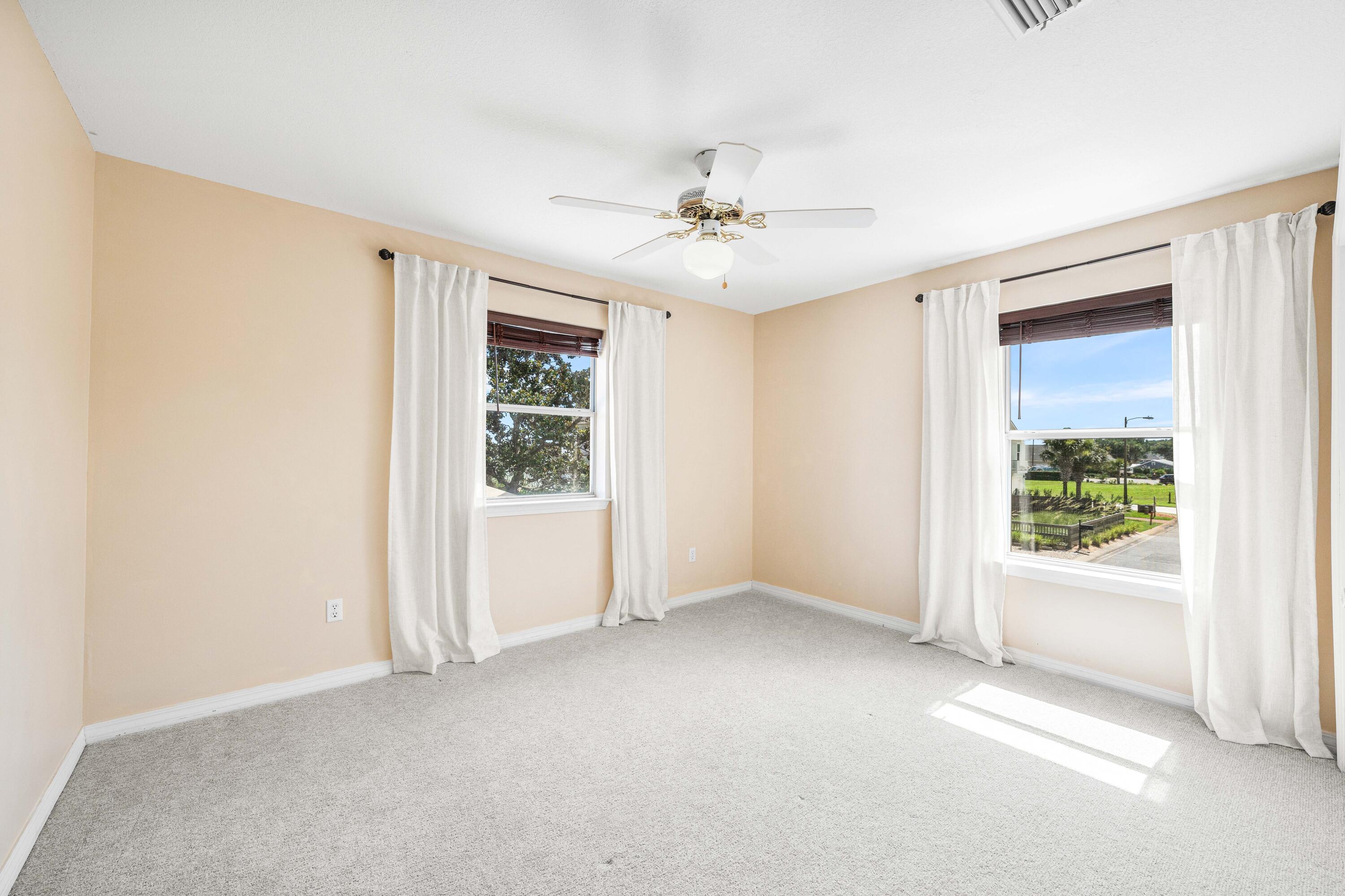 CRESCENT III - Residential
