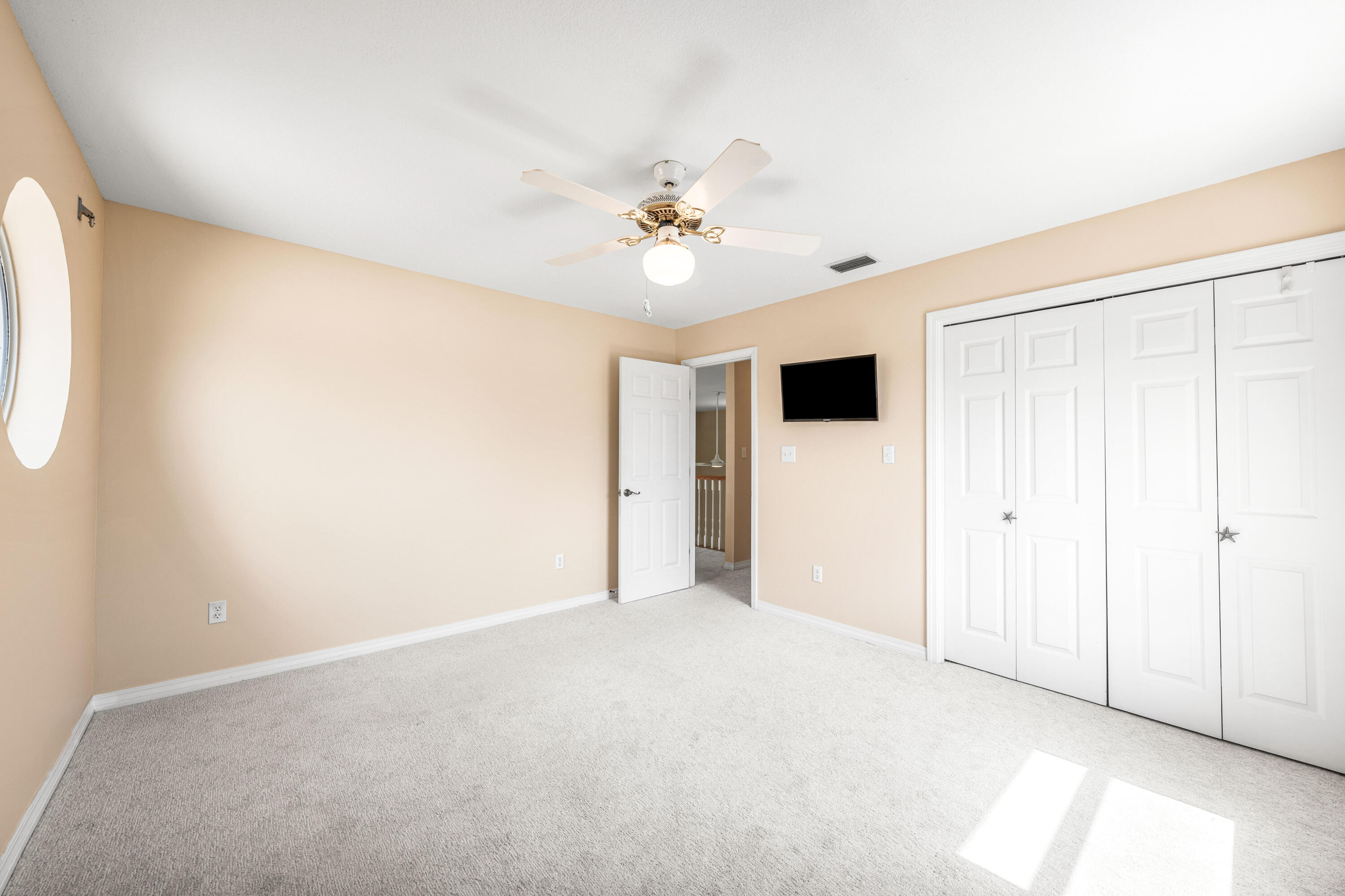 CRESCENT III - Residential