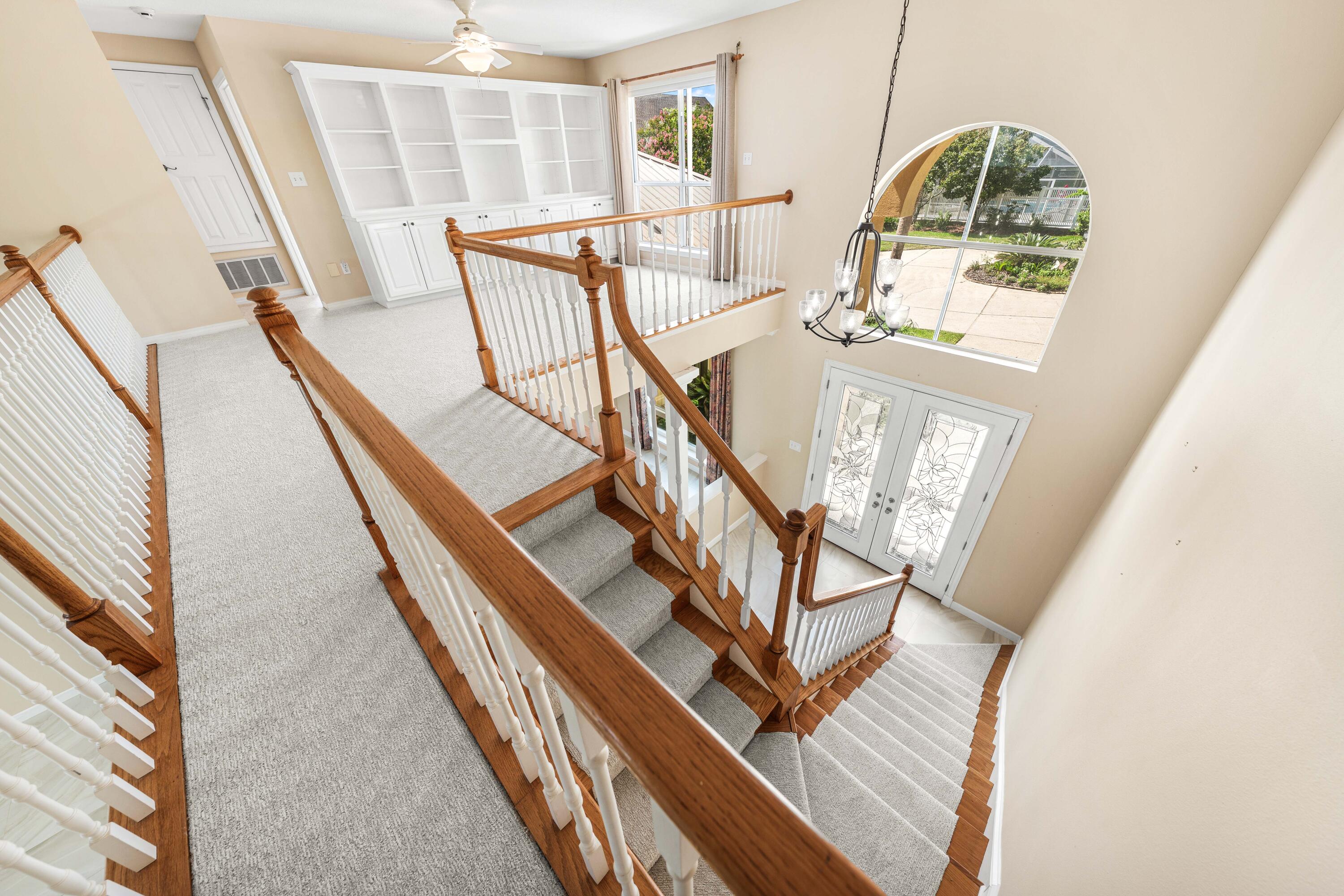 CRESCENT III - Residential