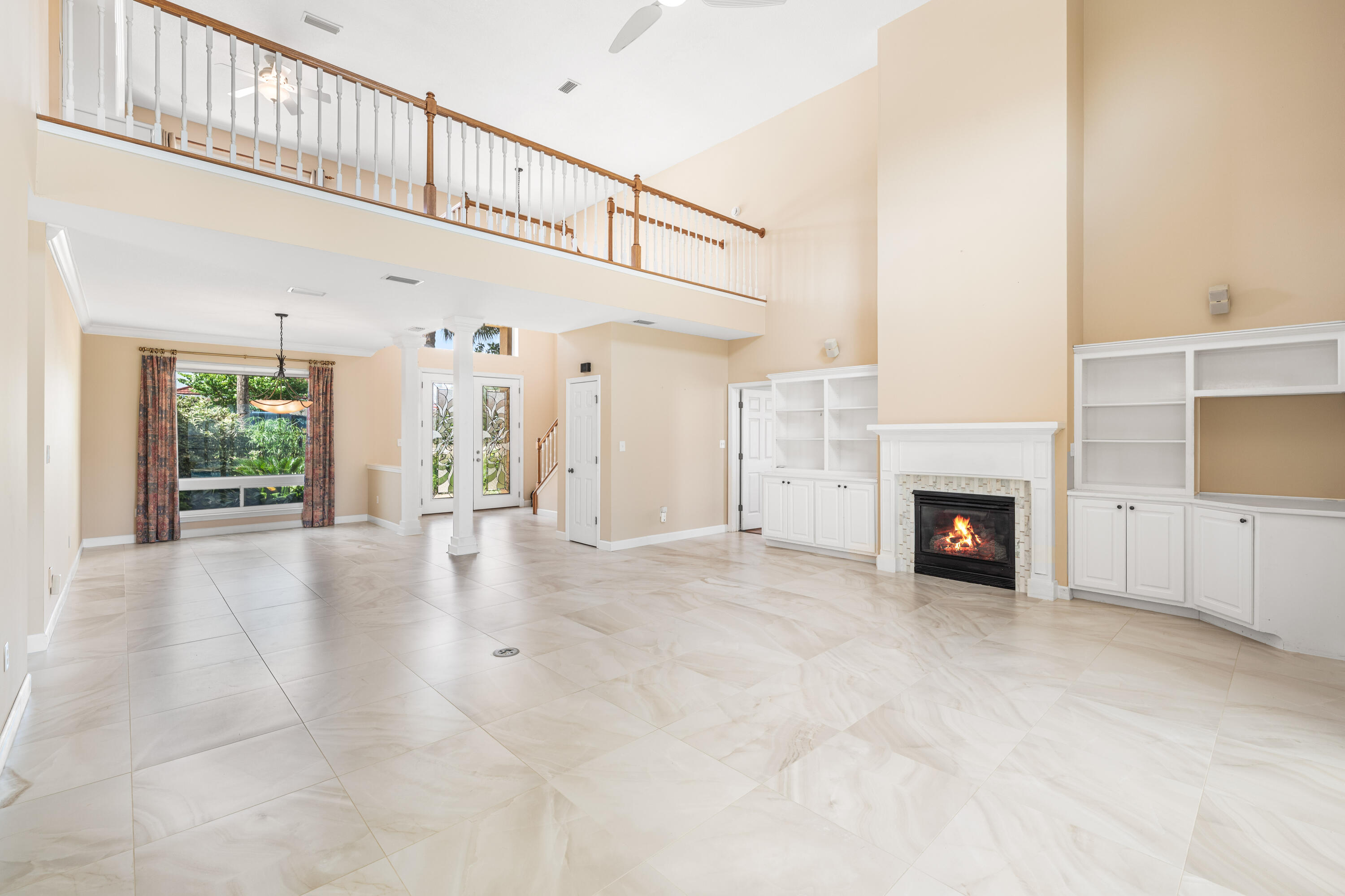 CRESCENT III - Residential