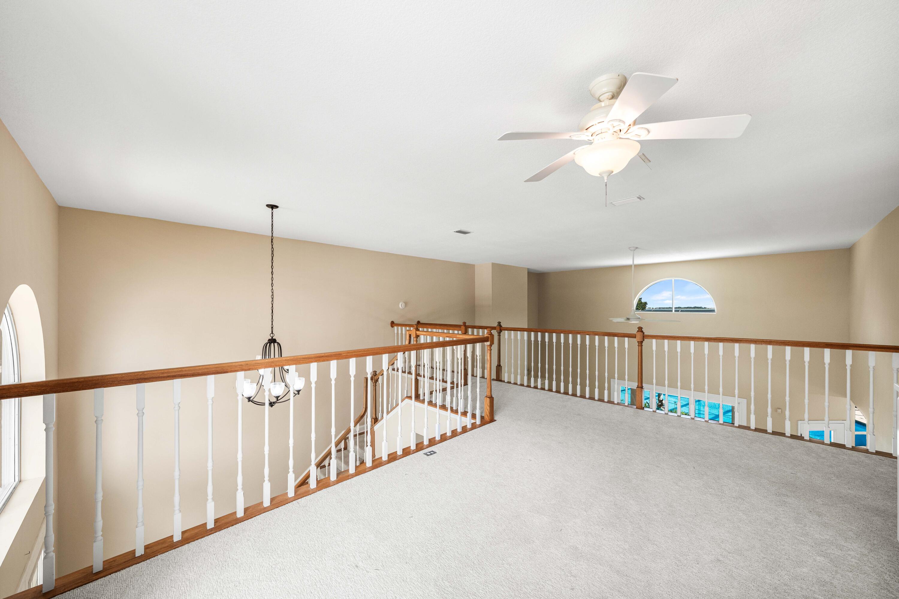CRESCENT III - Residential