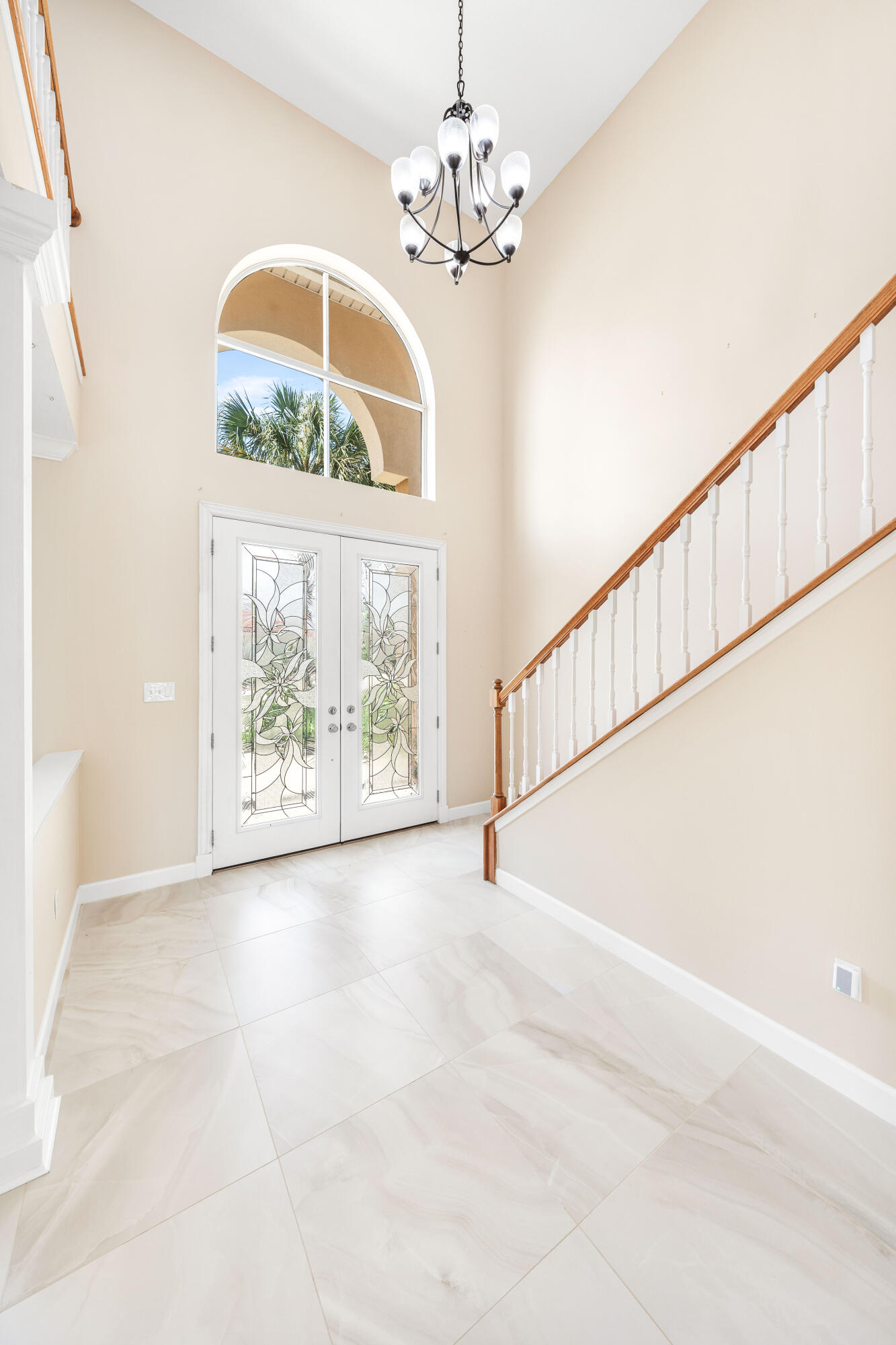 CRESCENT III - Residential