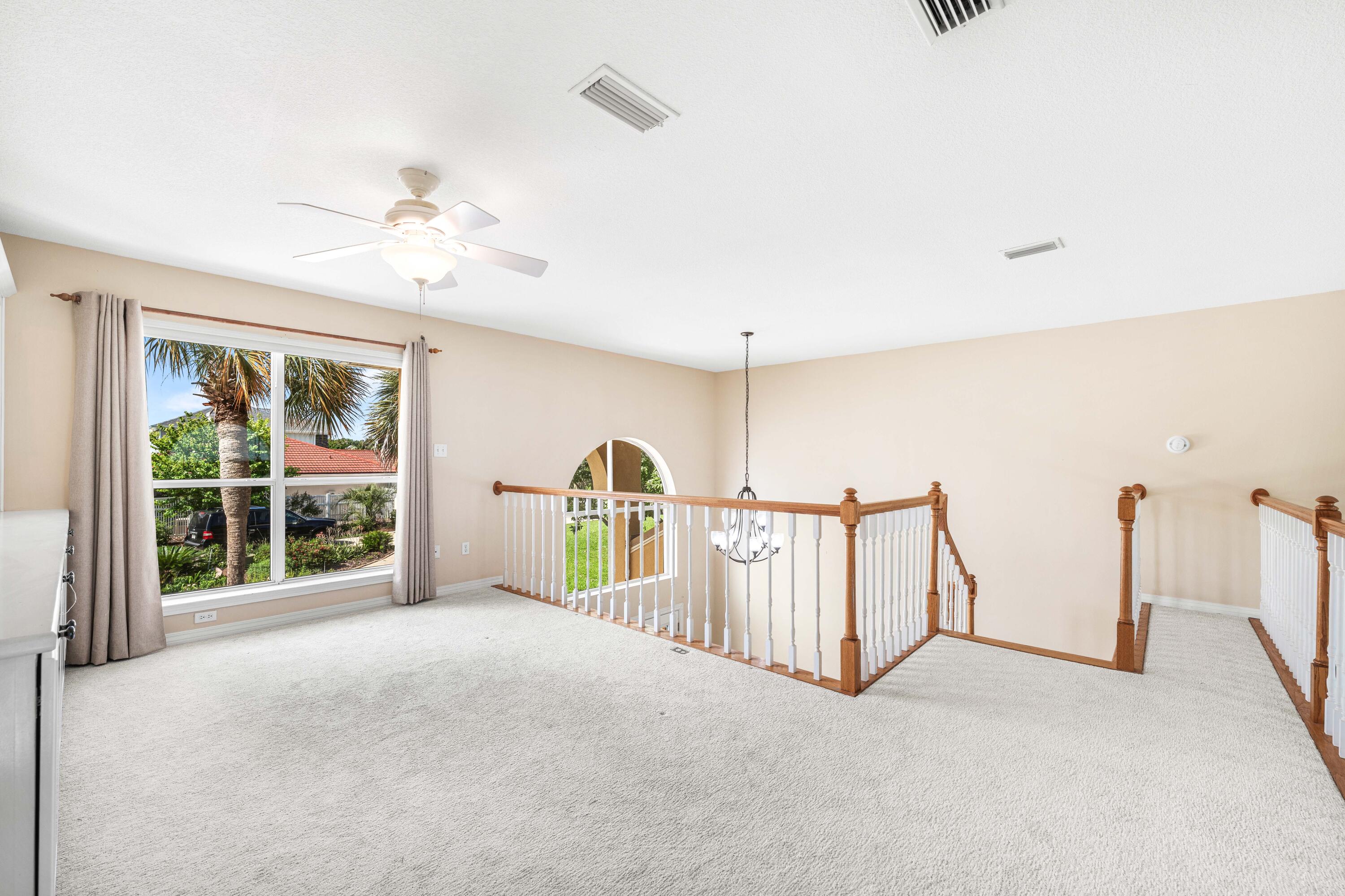 CRESCENT III - Residential