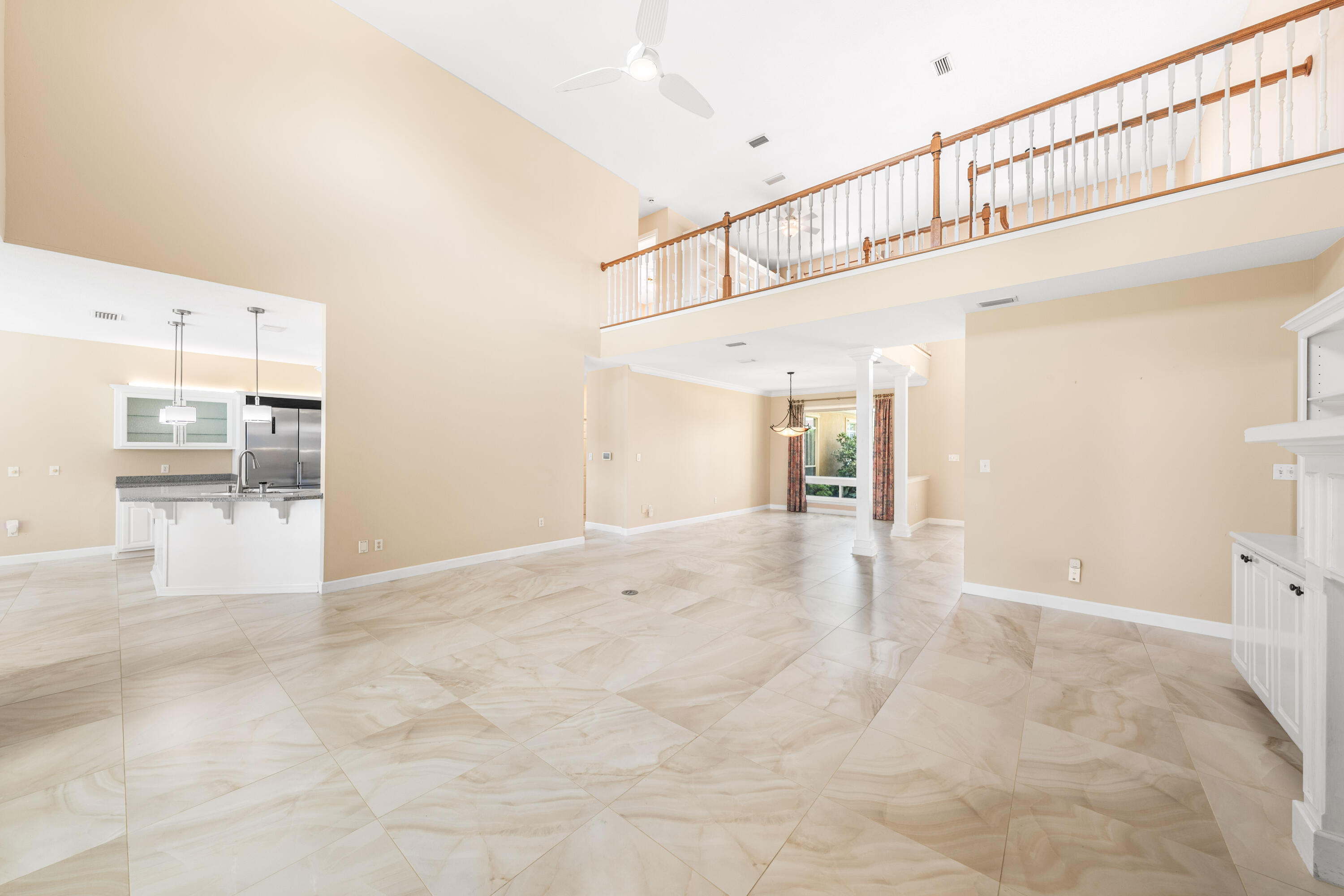 CRESCENT III - Residential