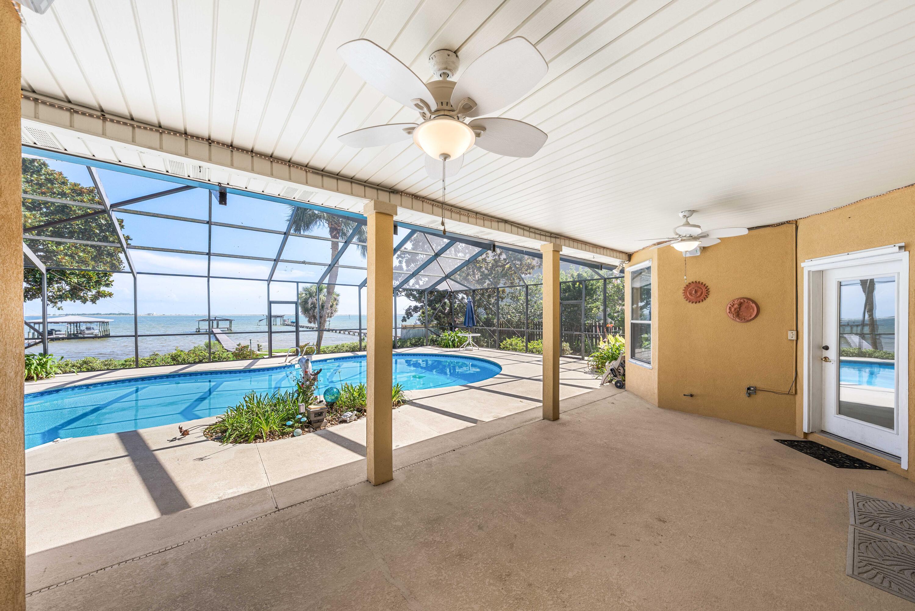 CRESCENT III - Residential