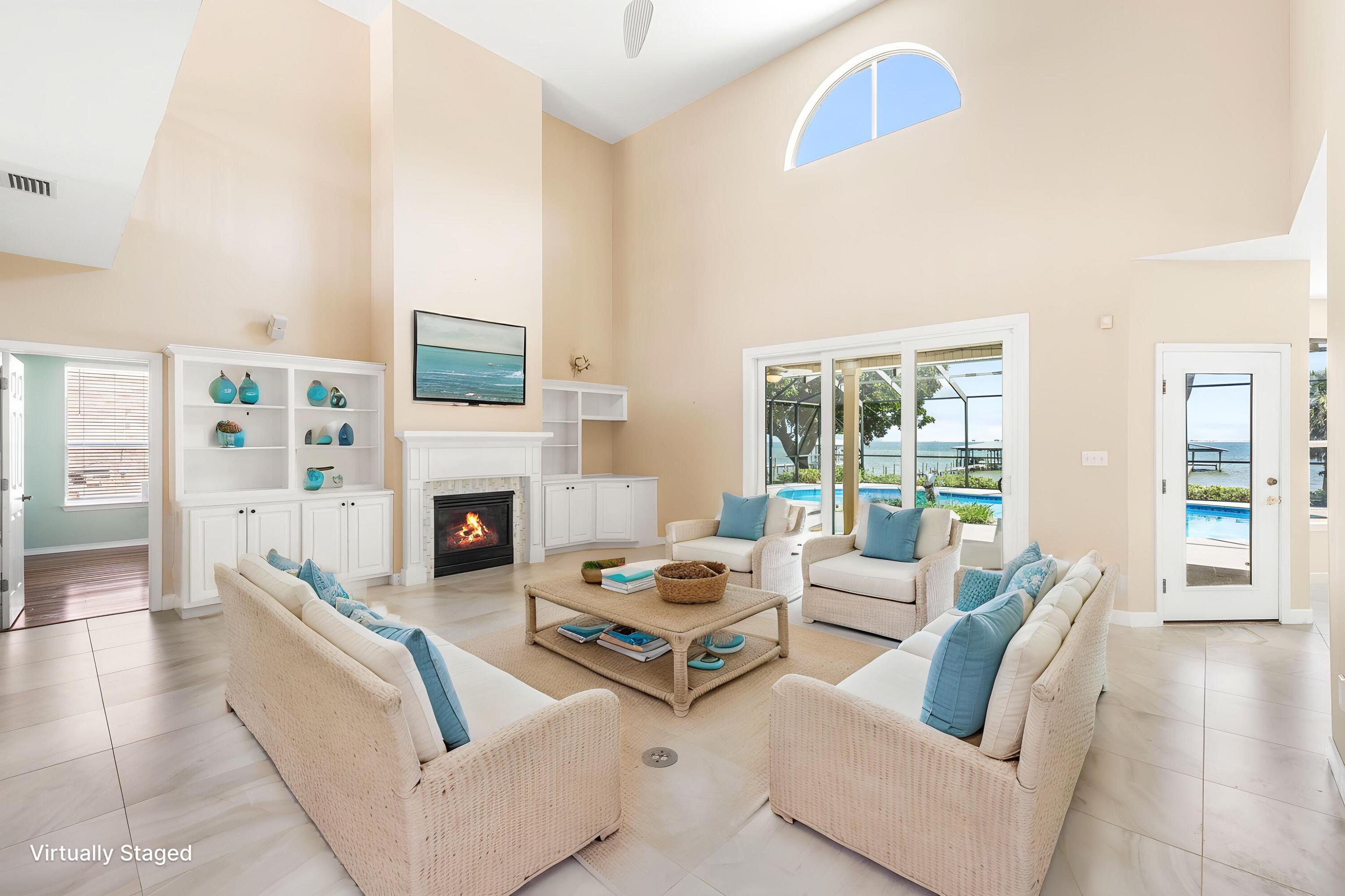 CRESCENT III - Residential
