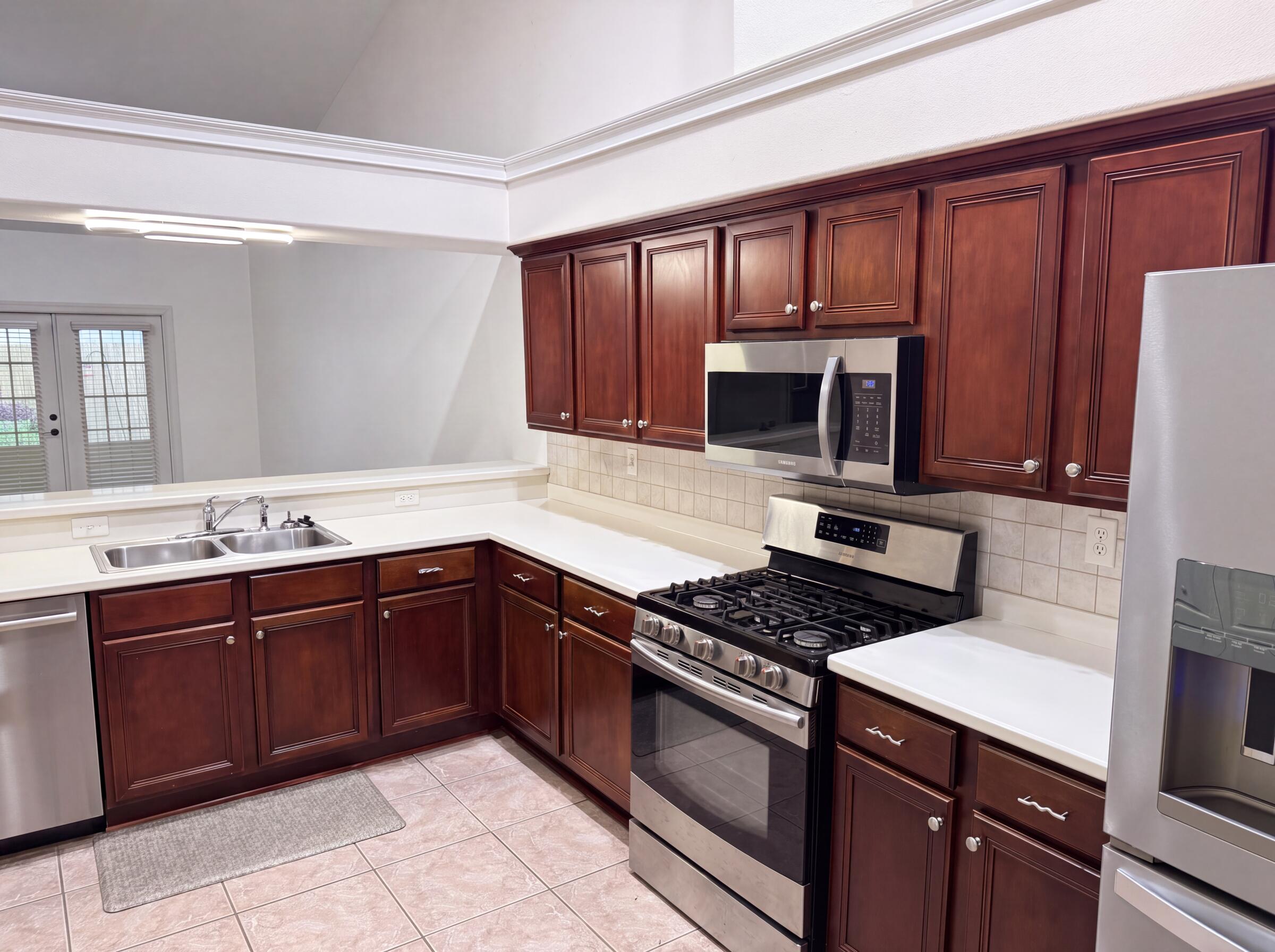 DIAMOND LAKES - Residential