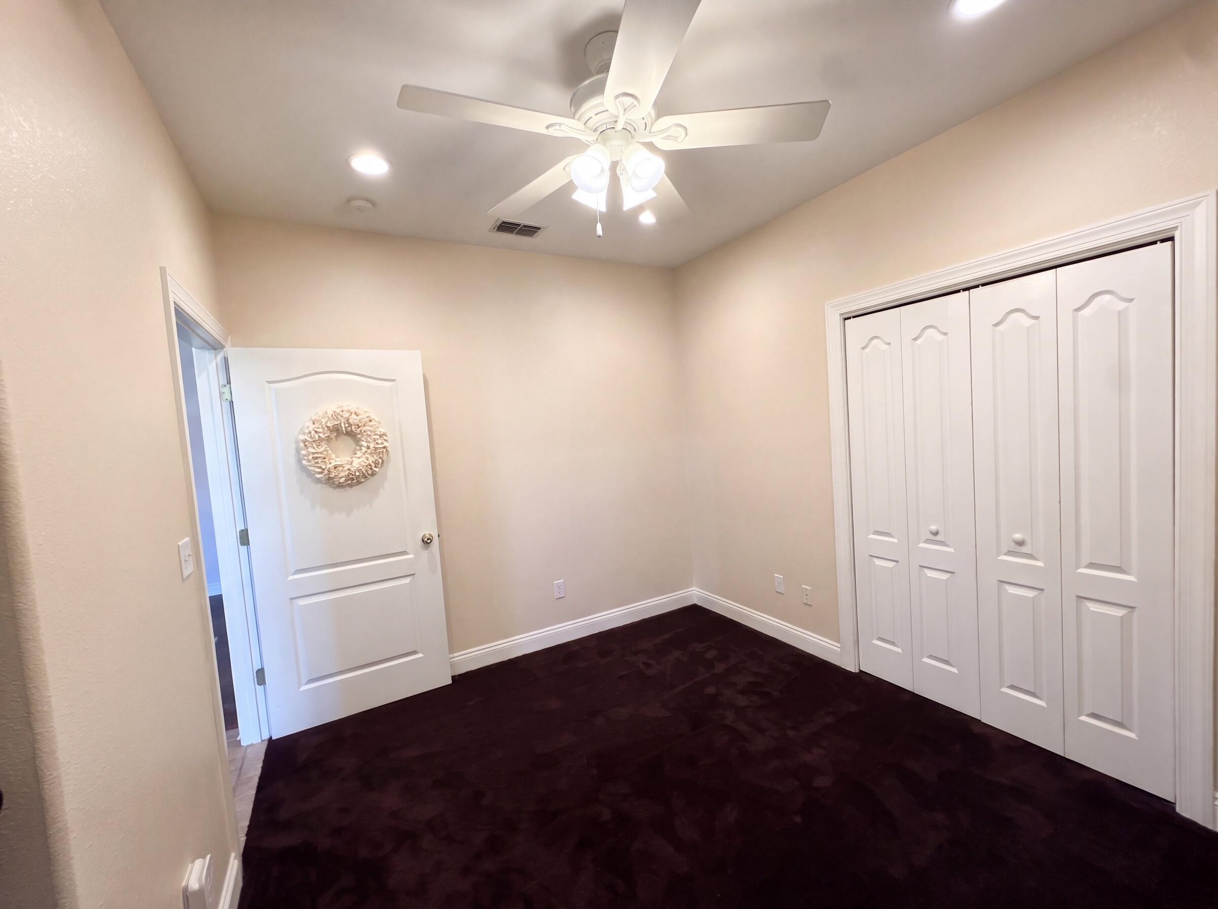 DIAMOND LAKES - Residential