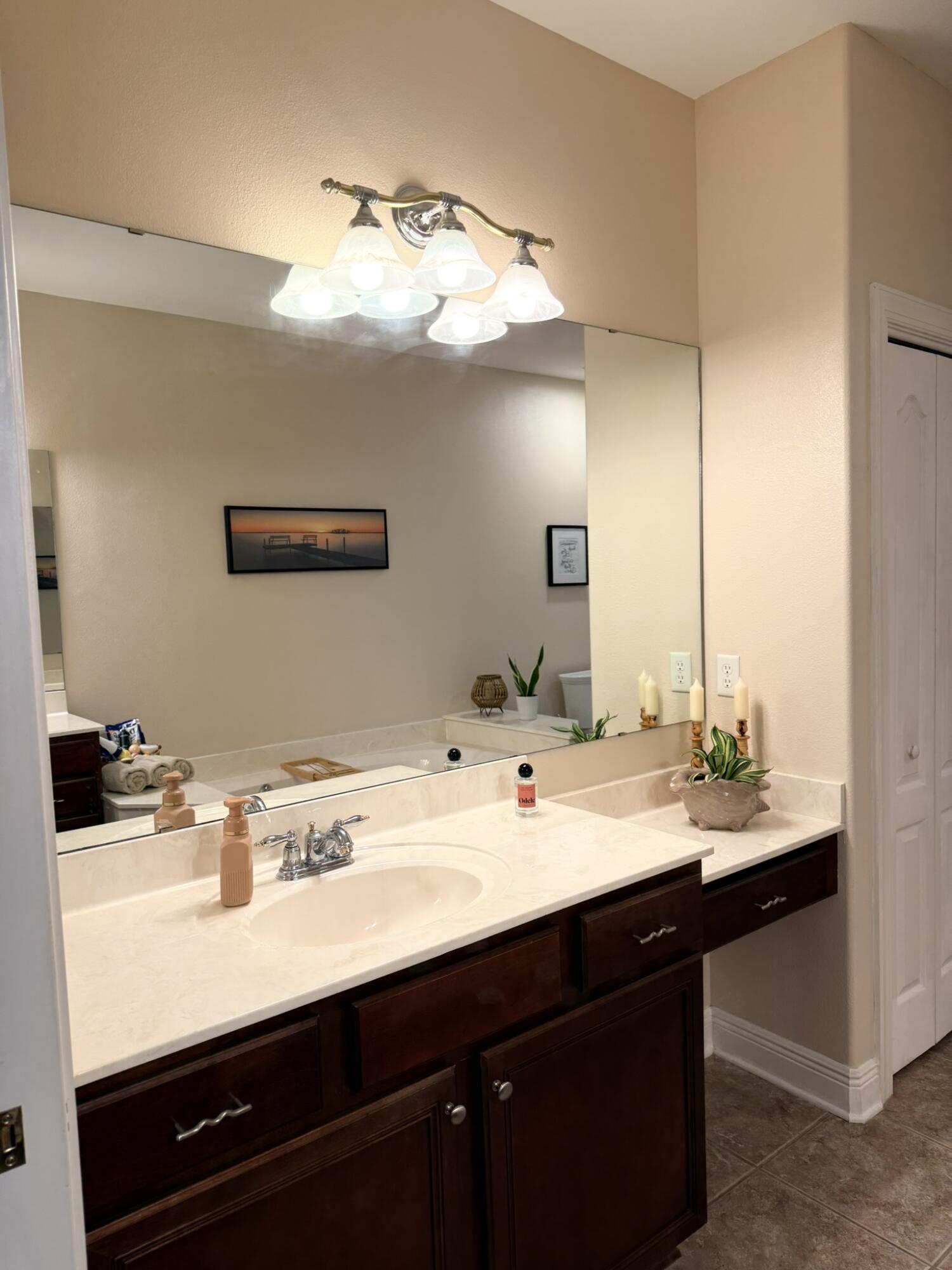DIAMOND LAKES - Residential