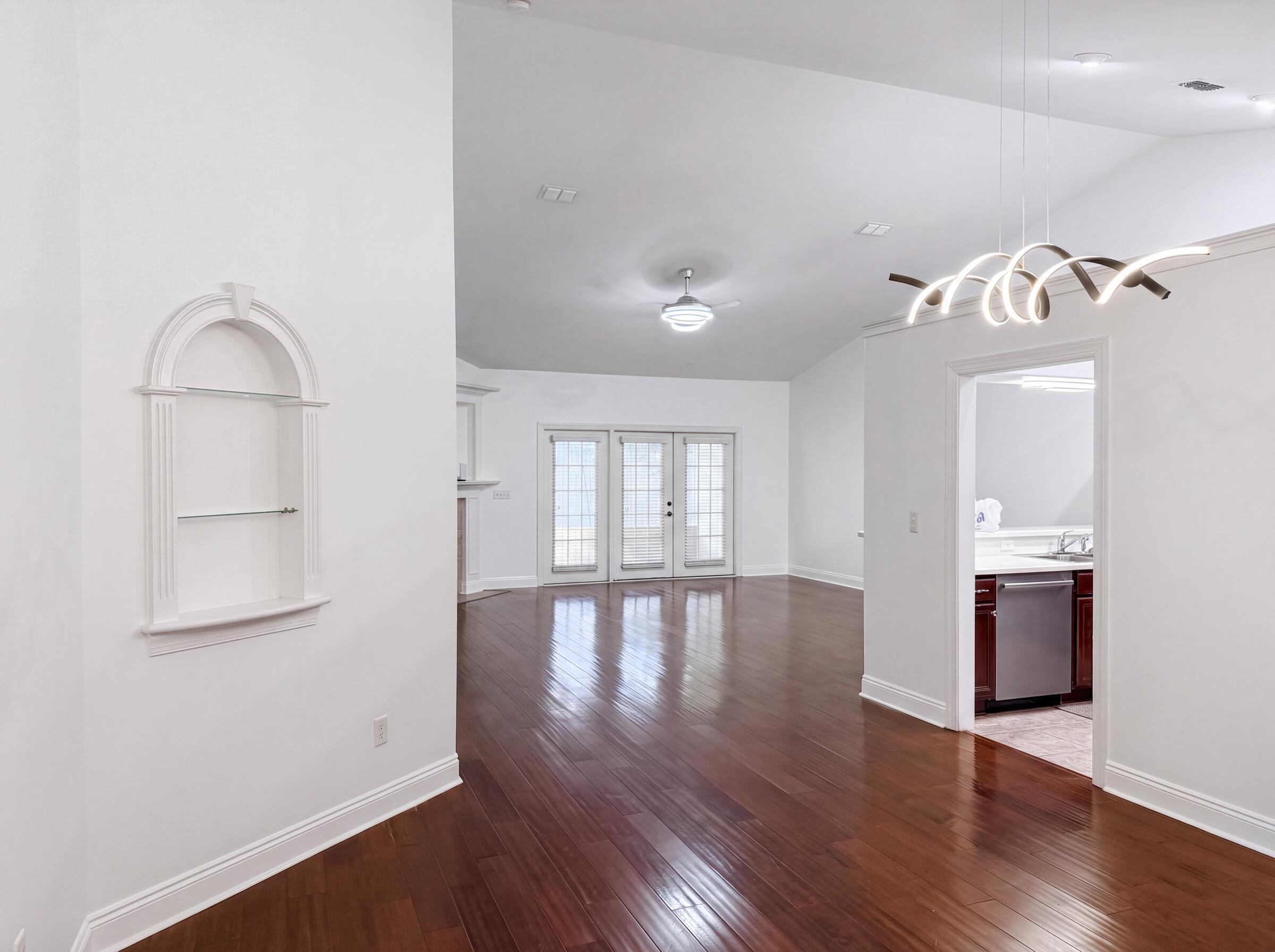 DIAMOND LAKES - Residential
