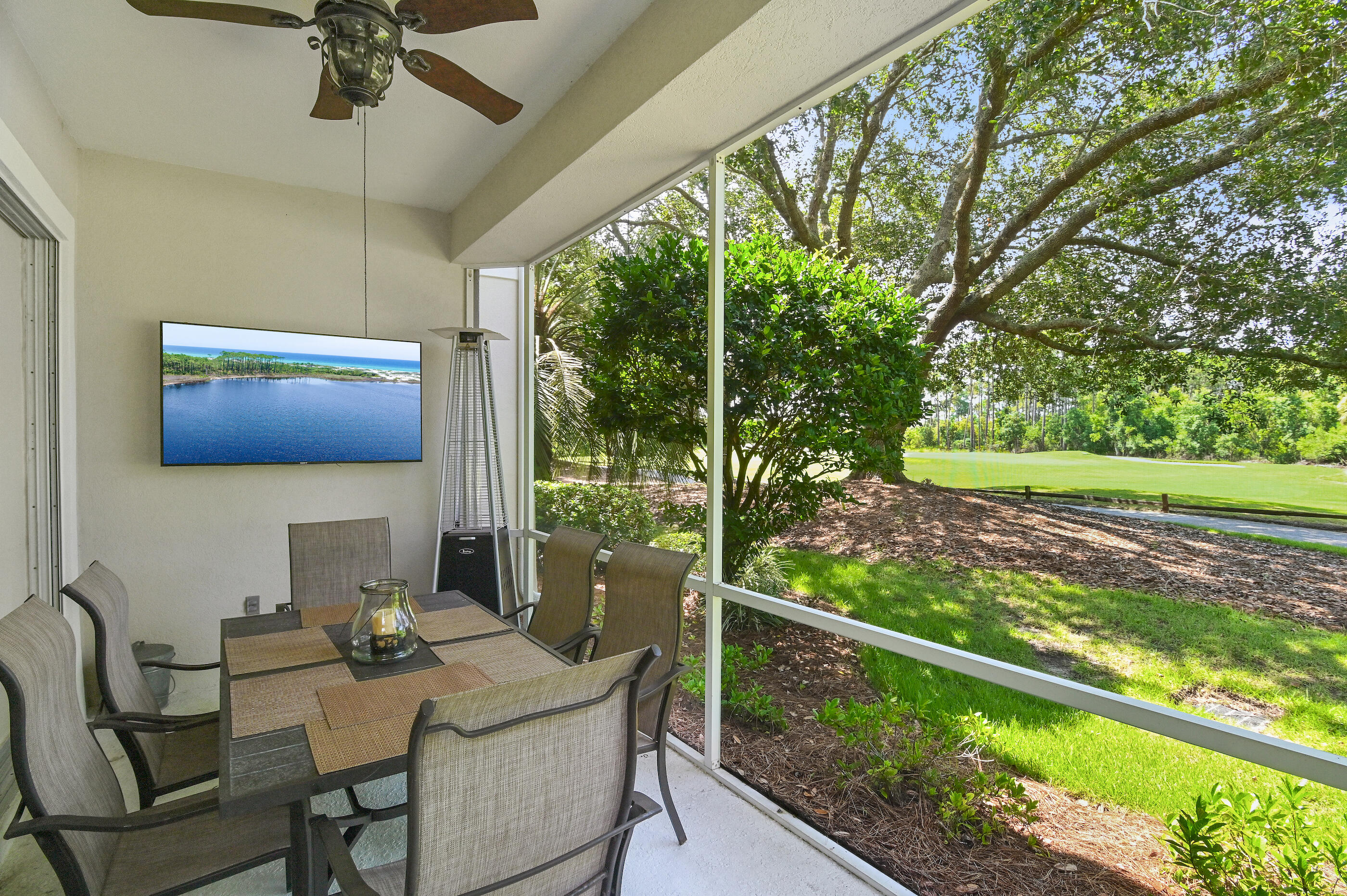 REGATTA BAY GOLF VILLAS - Residential