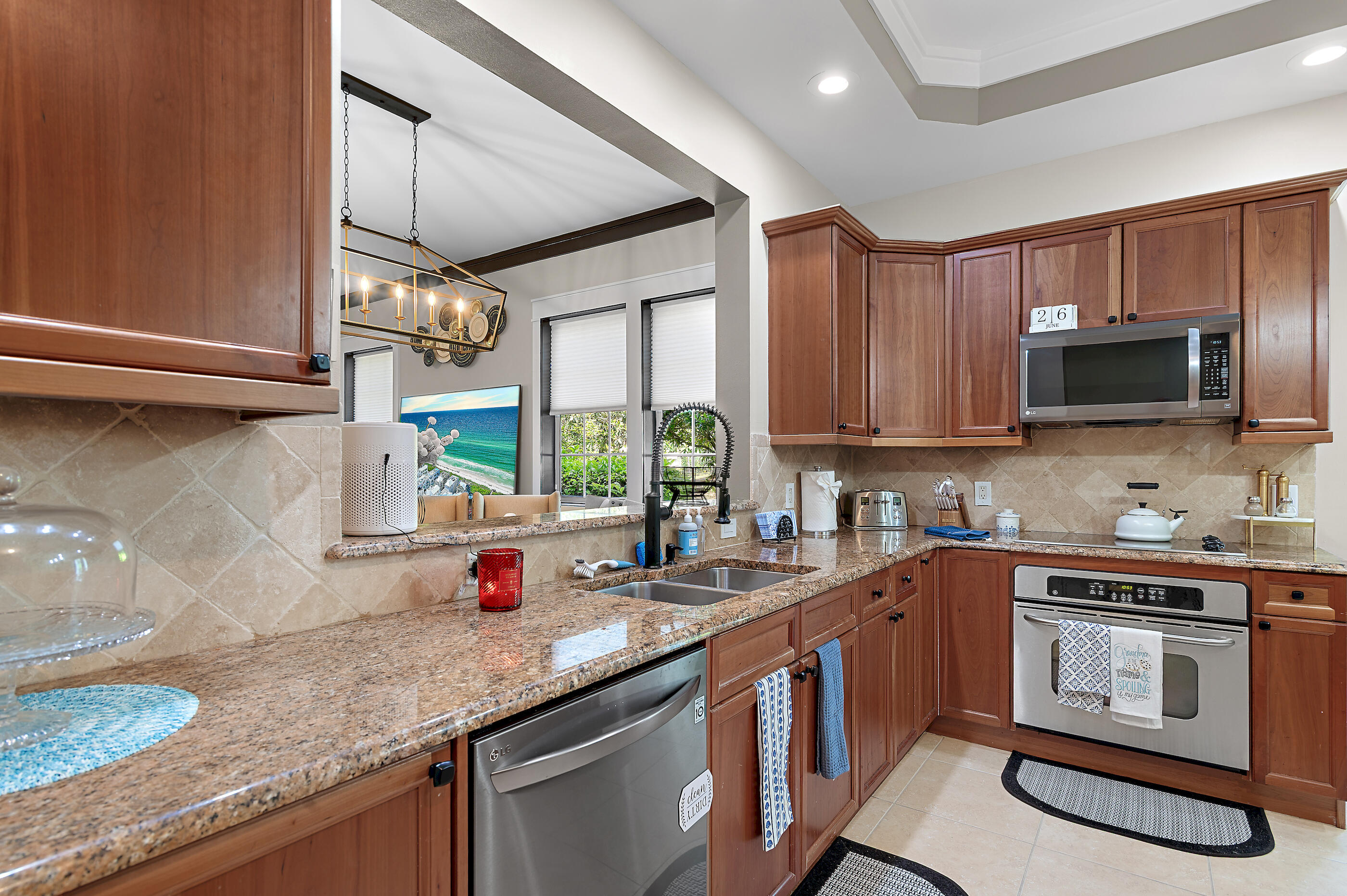 REGATTA BAY GOLF VILLAS - Residential
