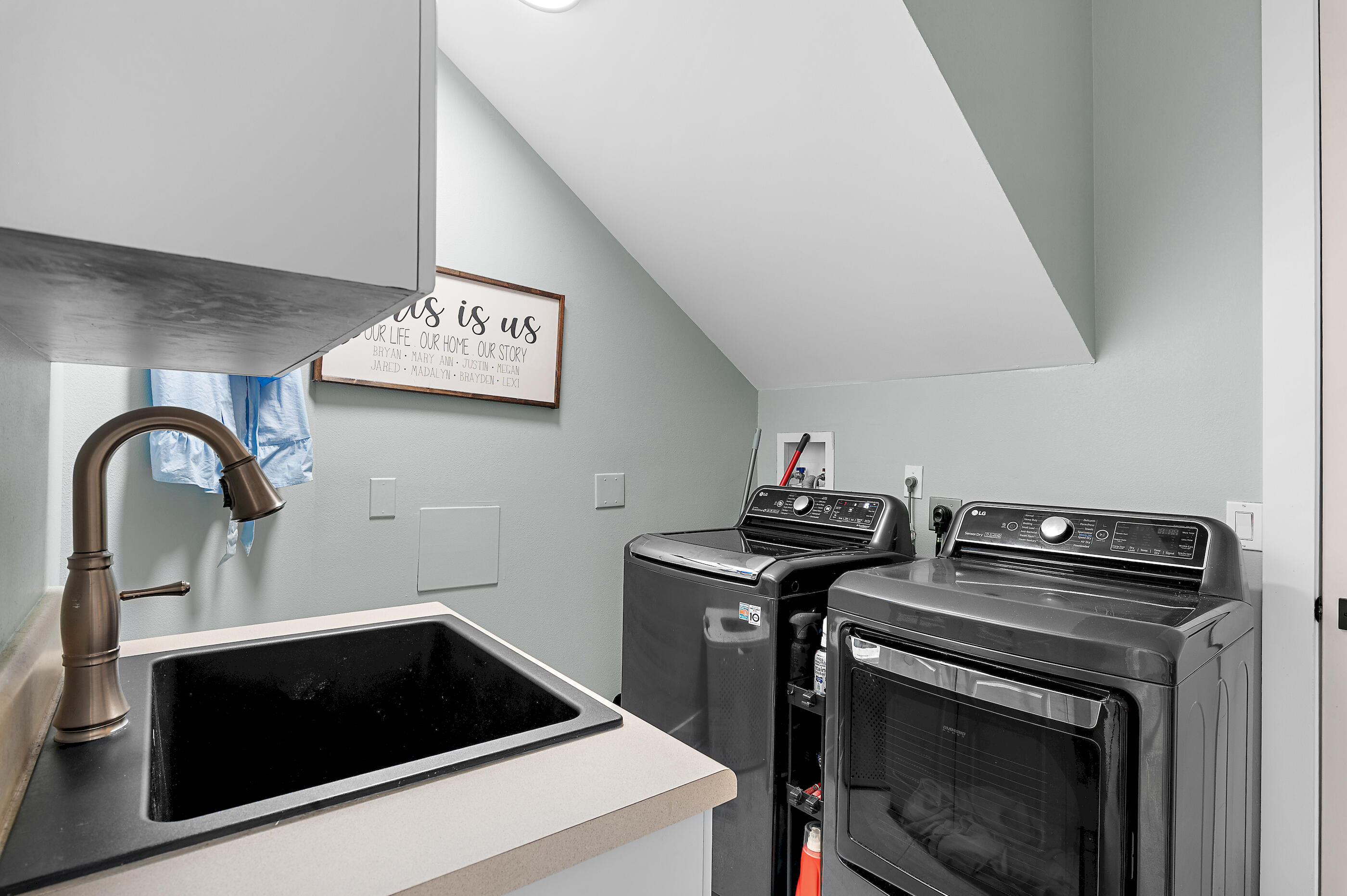 REGATTA BAY GOLF VILLAS - Residential