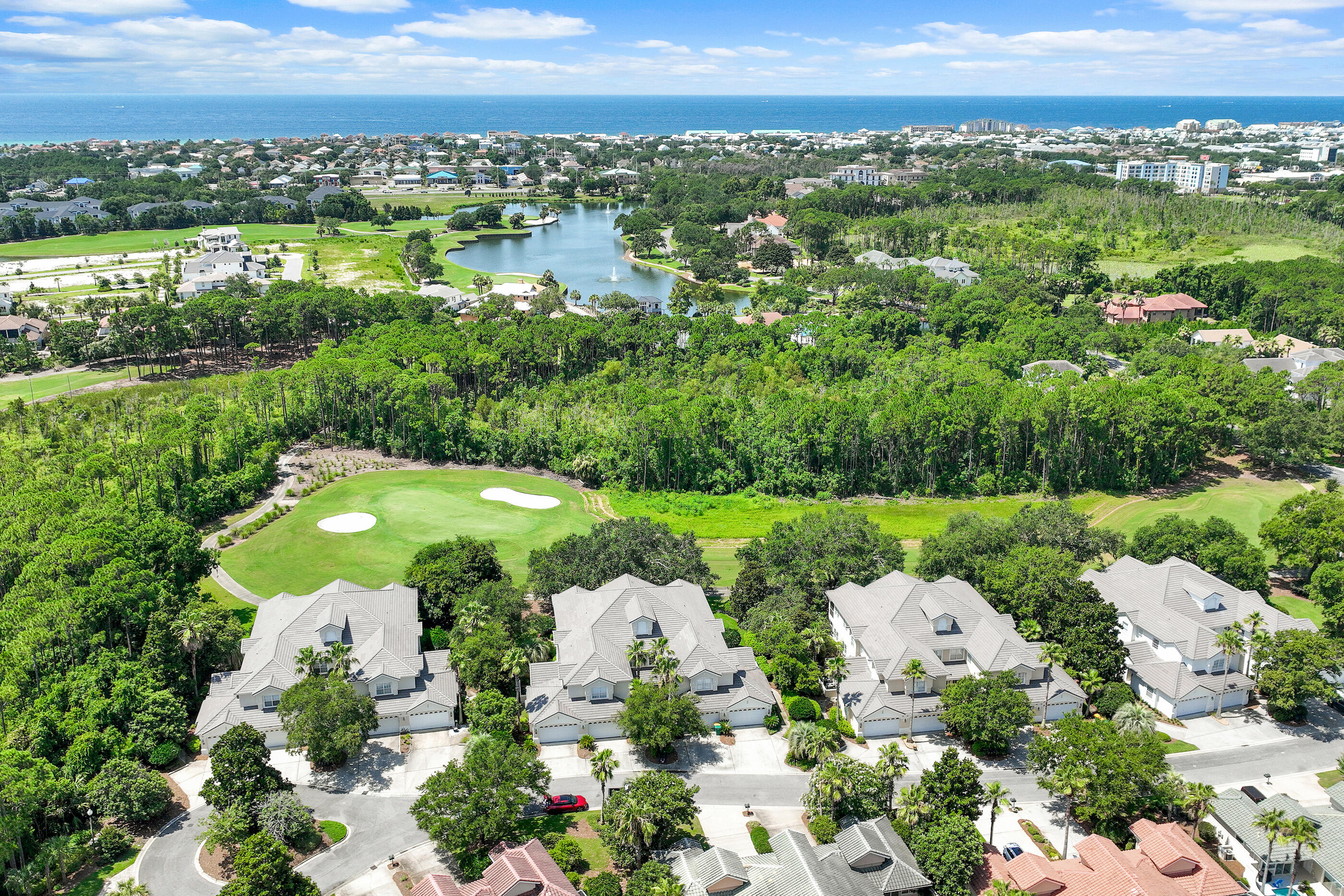 REGATTA BAY GOLF VILLAS - Residential
