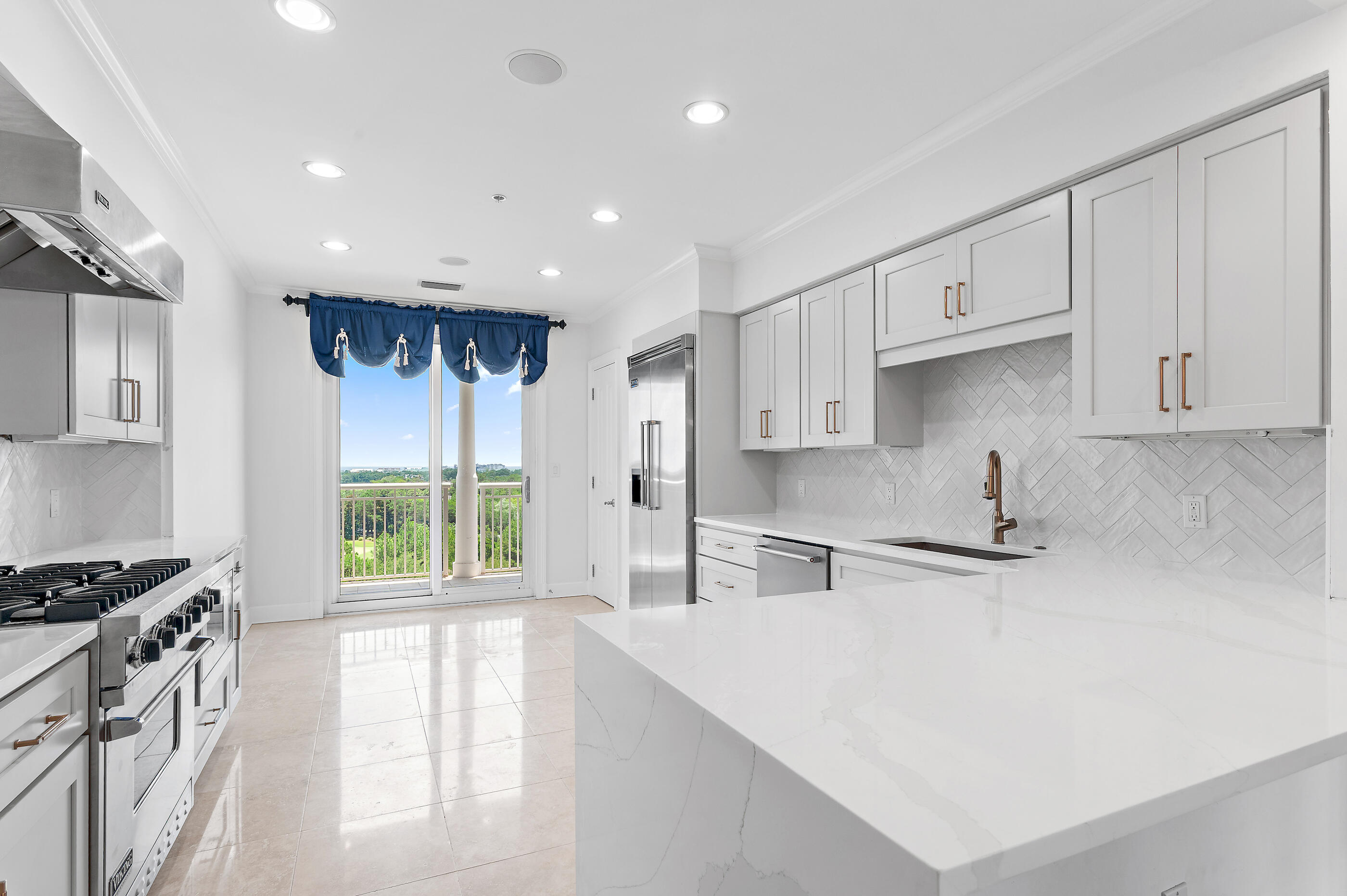 ONE WATER PLACE - Residential