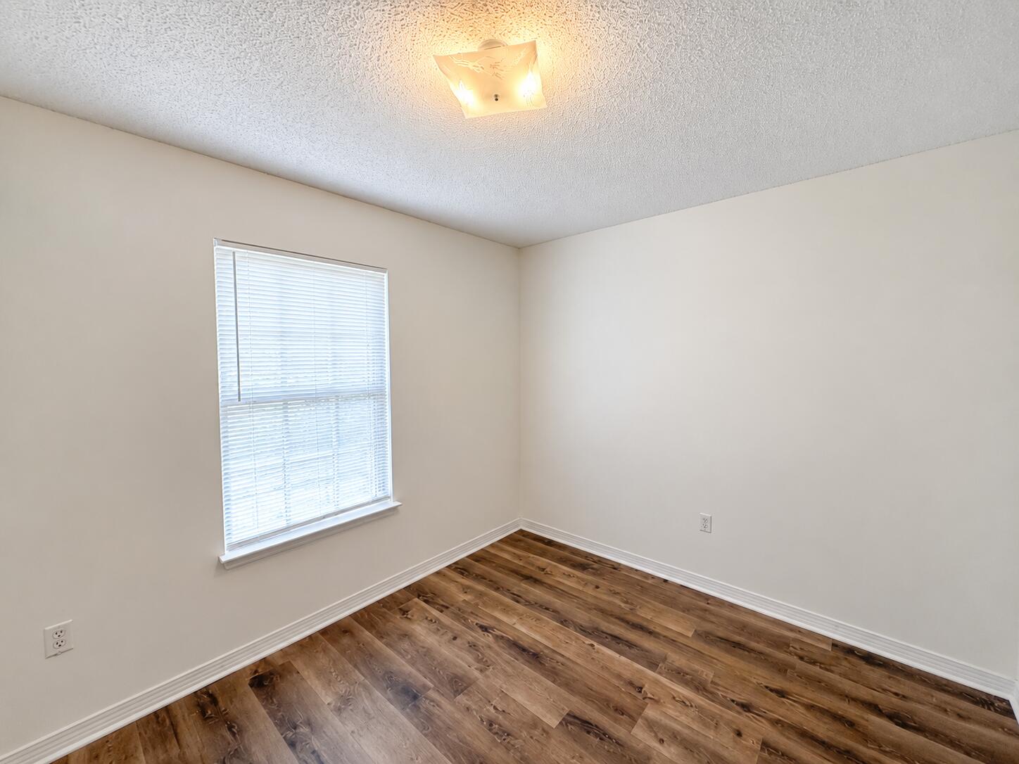 METES & BOUNDS - Residential Lease