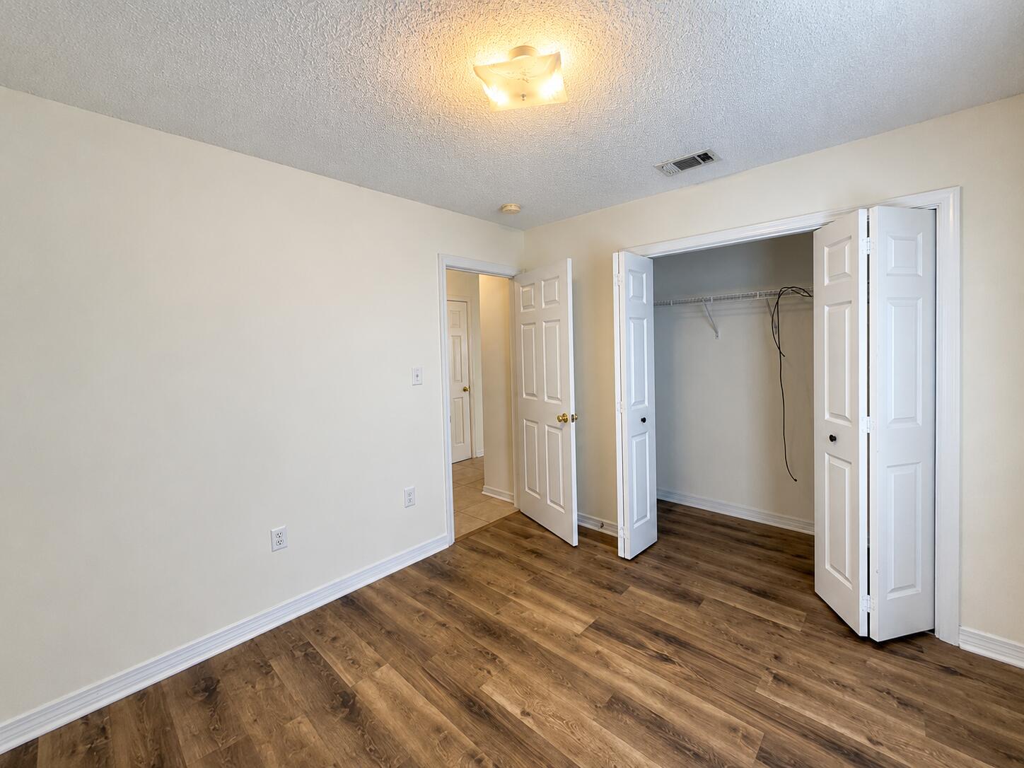 METES & BOUNDS - Residential Lease