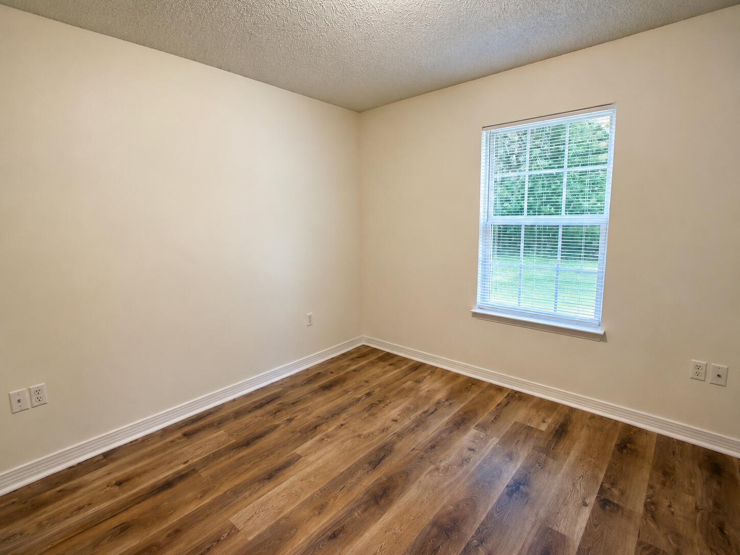 METES & BOUNDS - Residential Lease
