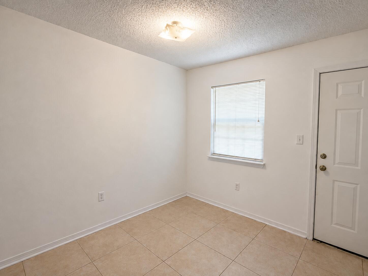 METES & BOUNDS - Residential Lease