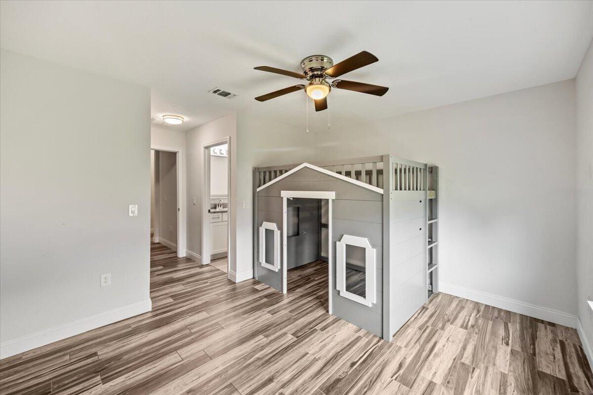 WHISPERING PINES - Residential