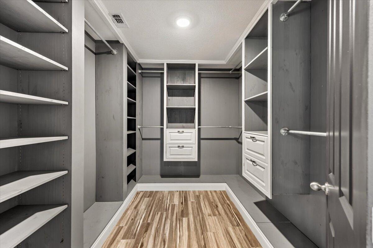WHISPERING PINES - Residential