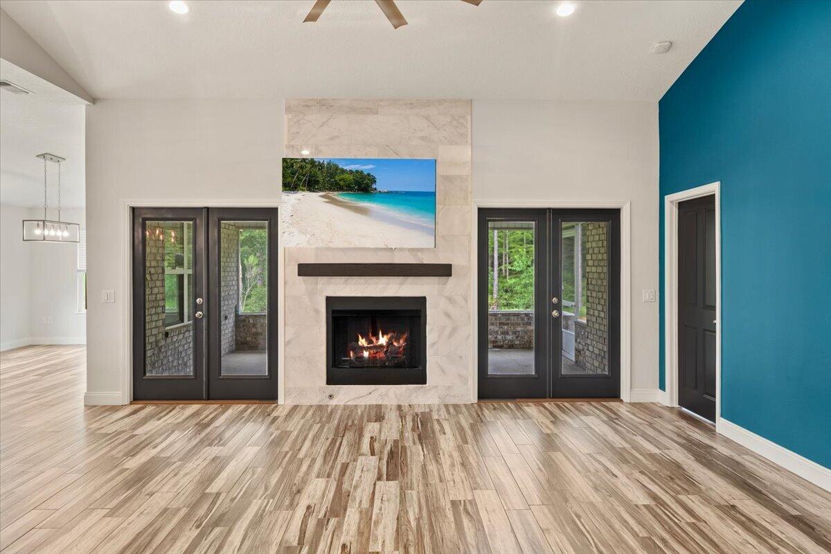WHISPERING PINES - Residential