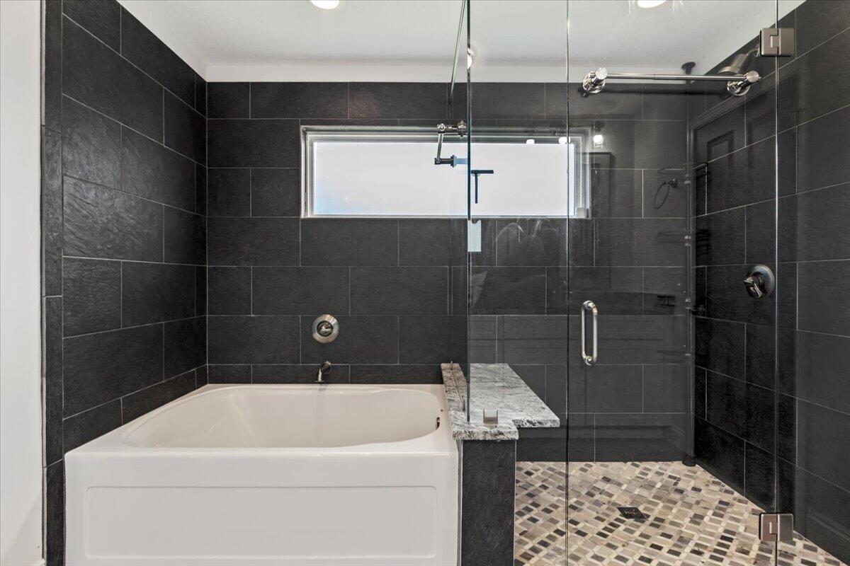 WHISPERING PINES - Residential