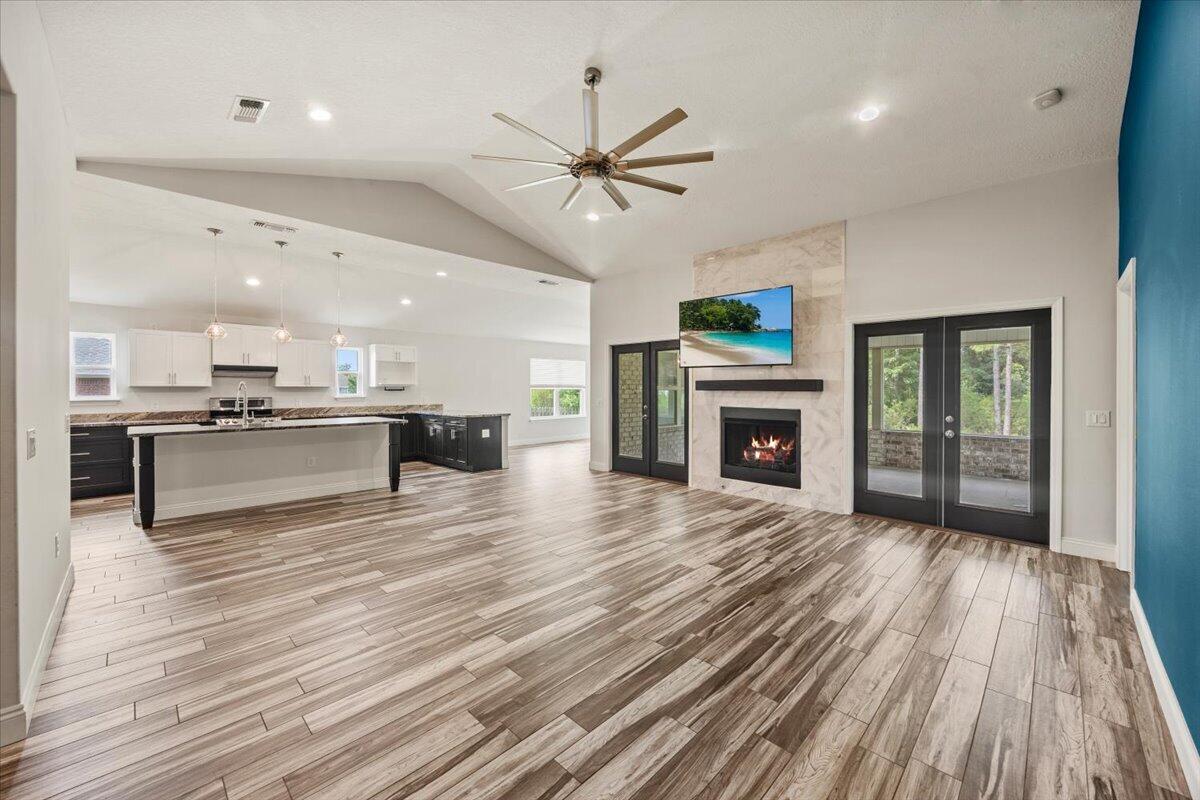 WHISPERING PINES - Residential